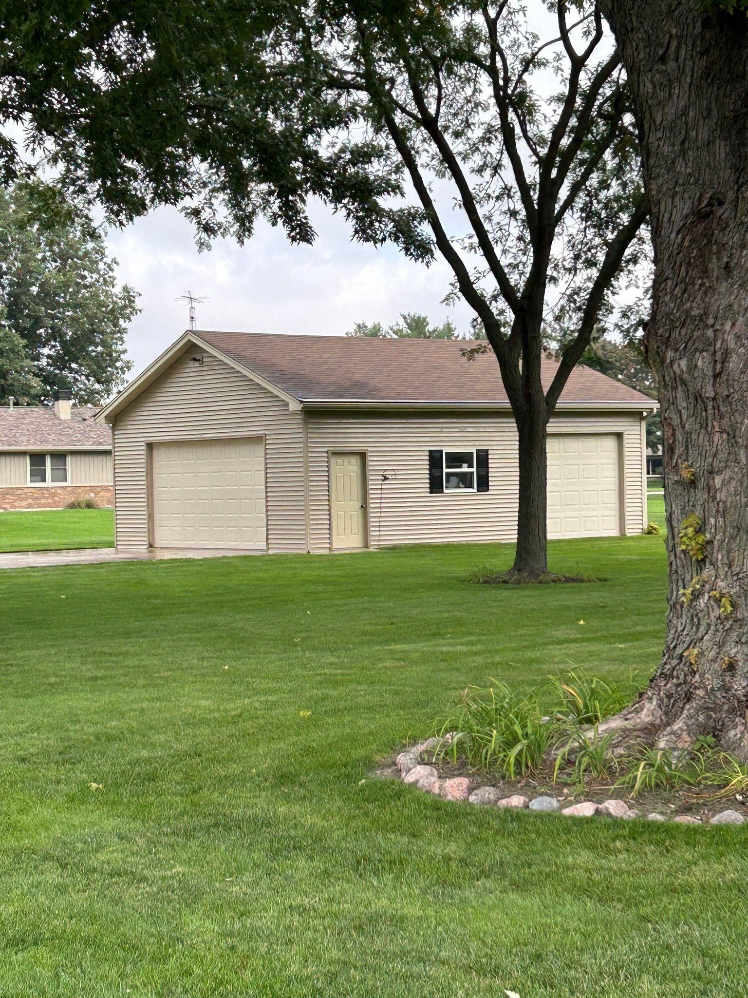 Home Softwash for J&J Power Washing and Gutter Cleaning in Sycamore, IL