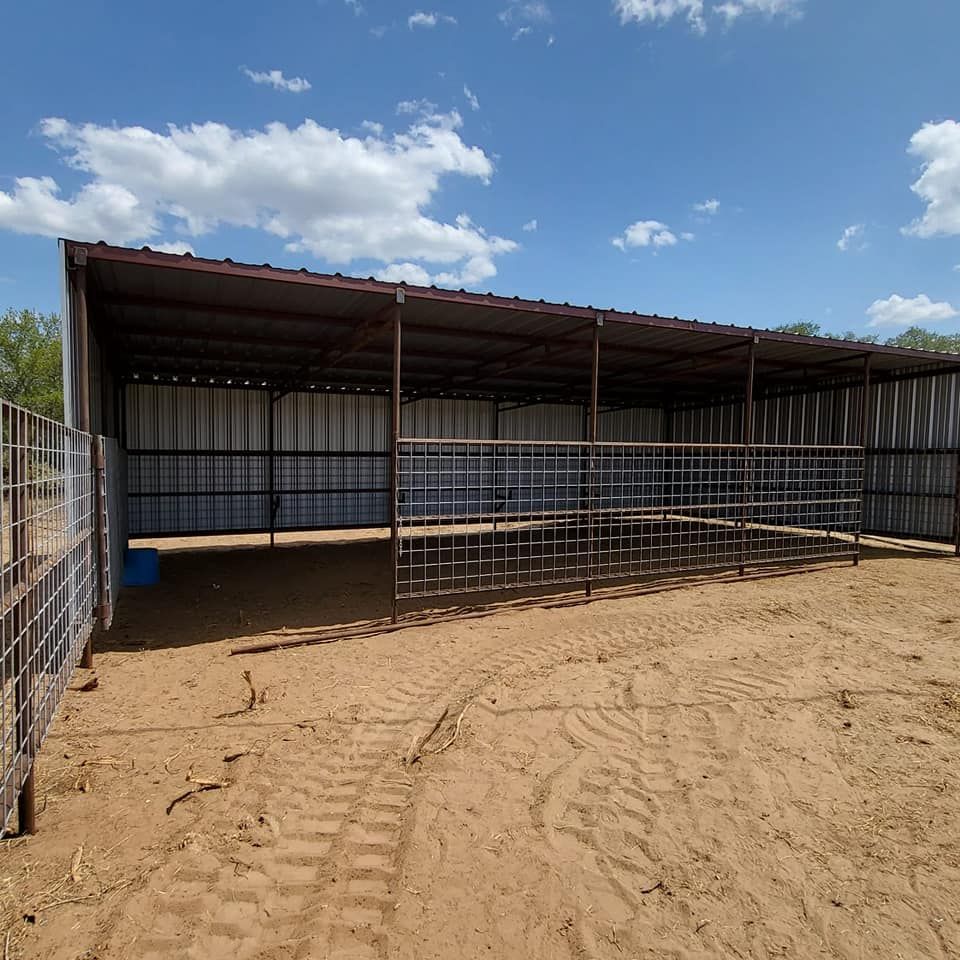 Fences for Rudy's Custom Fence Building in Luling, TX