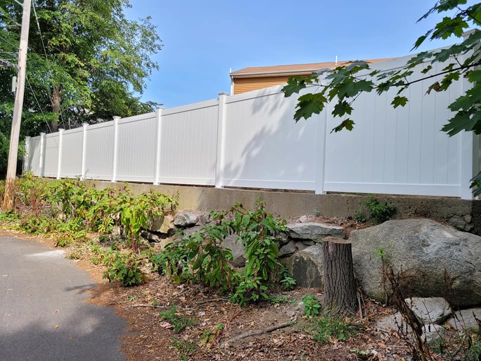 Vinyl Fences for Azorean Fence in Peabody, MA