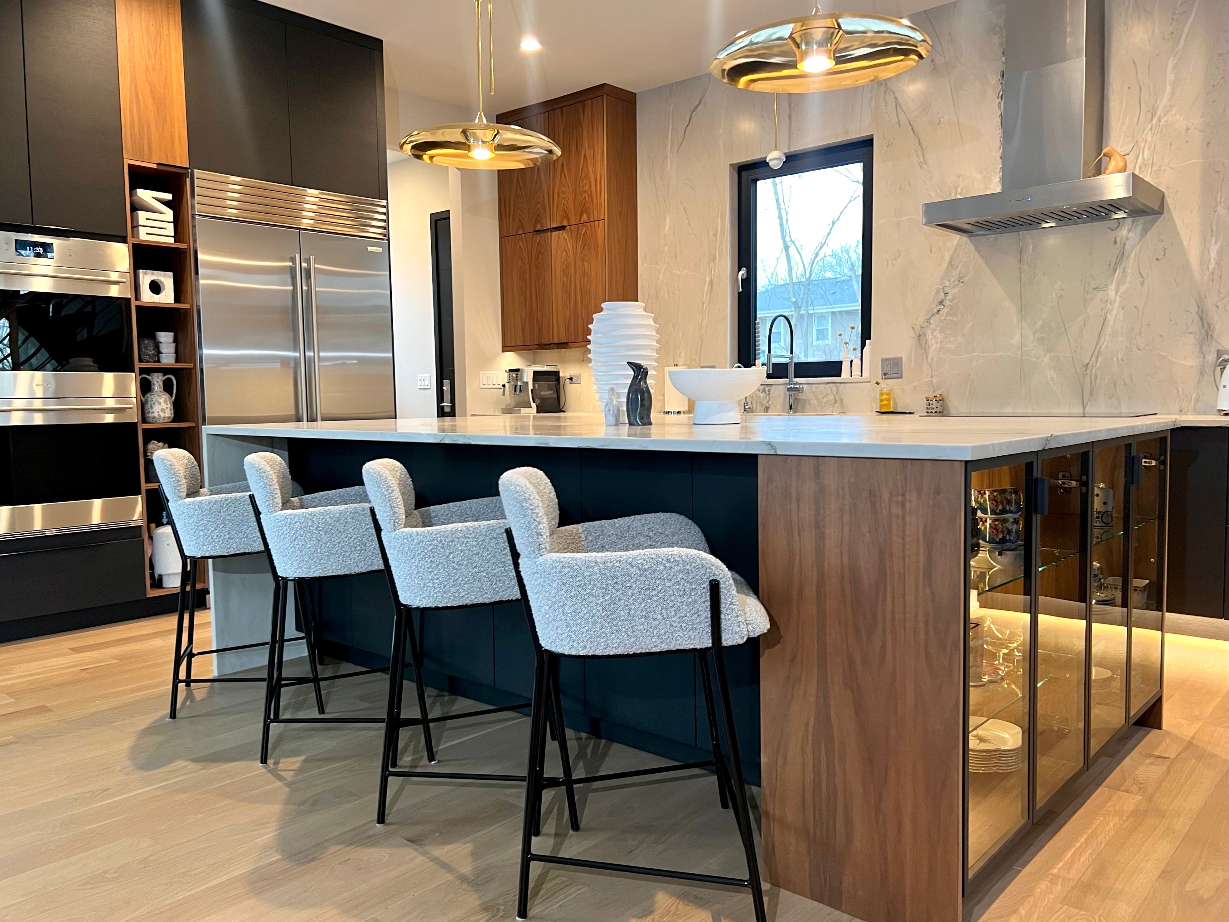 Prospect Heights Modern Kitchen for Ekwood Finishes in St. Charles, IL