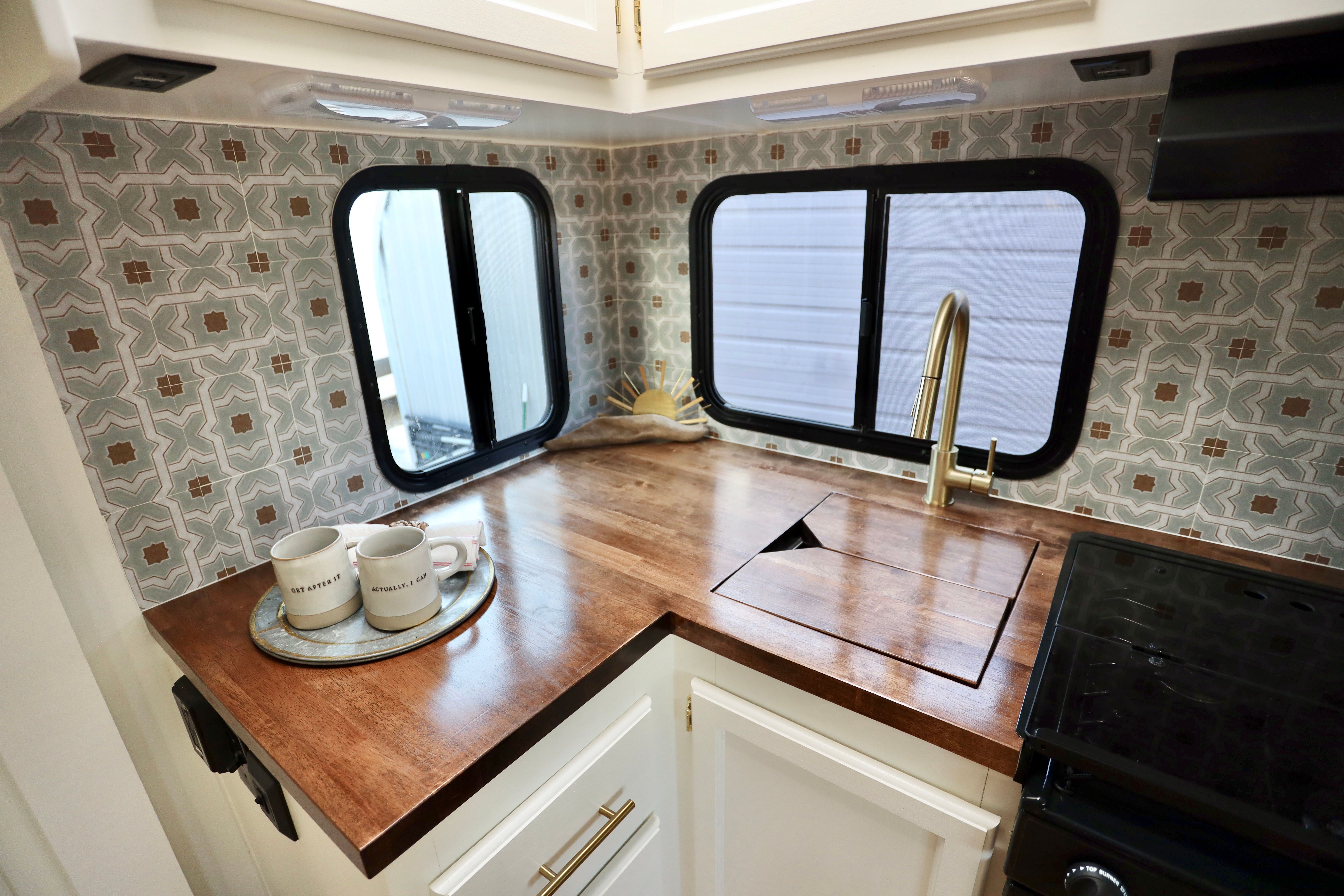 2018 Keystone Passport 2510RB for Mauka to Makai RV Renovations in Los Angeles, CA