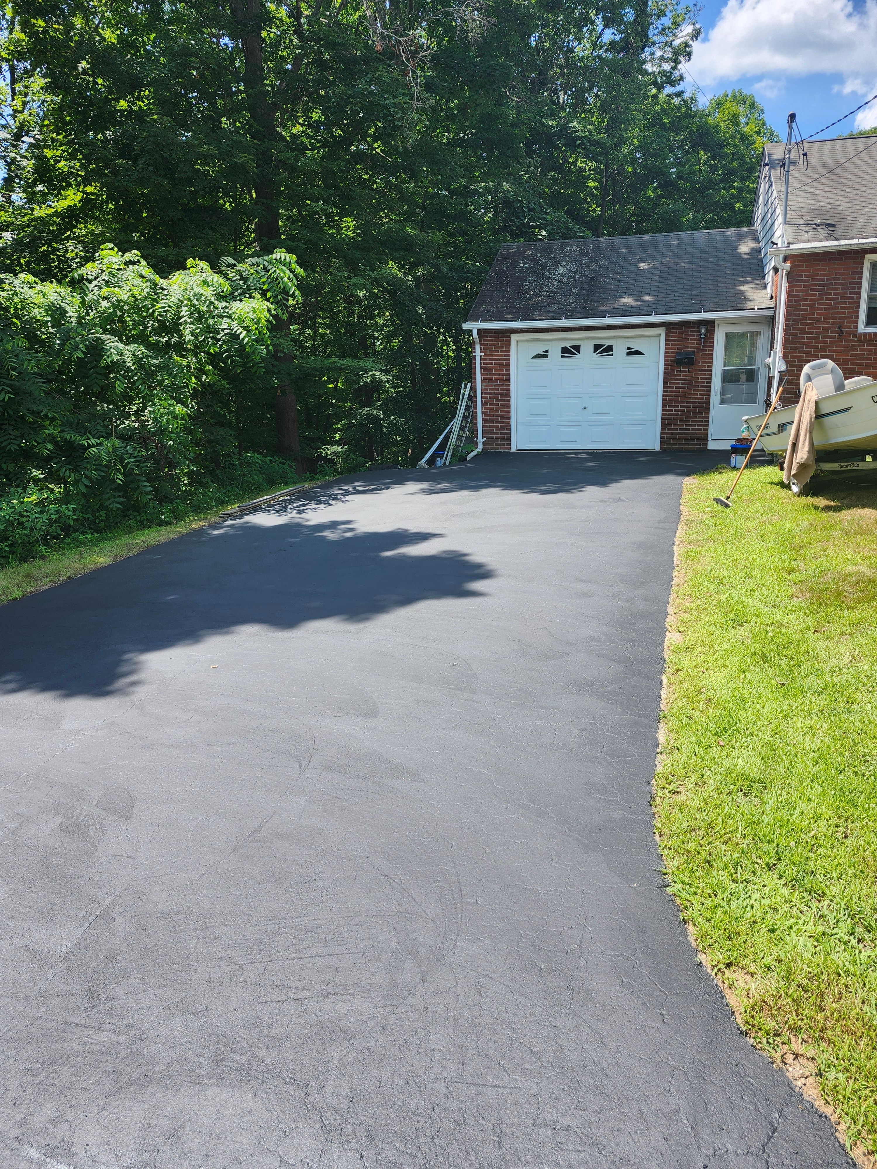 Driveway Seal Coating for Landscape Innovations LLC in Torrington, CT