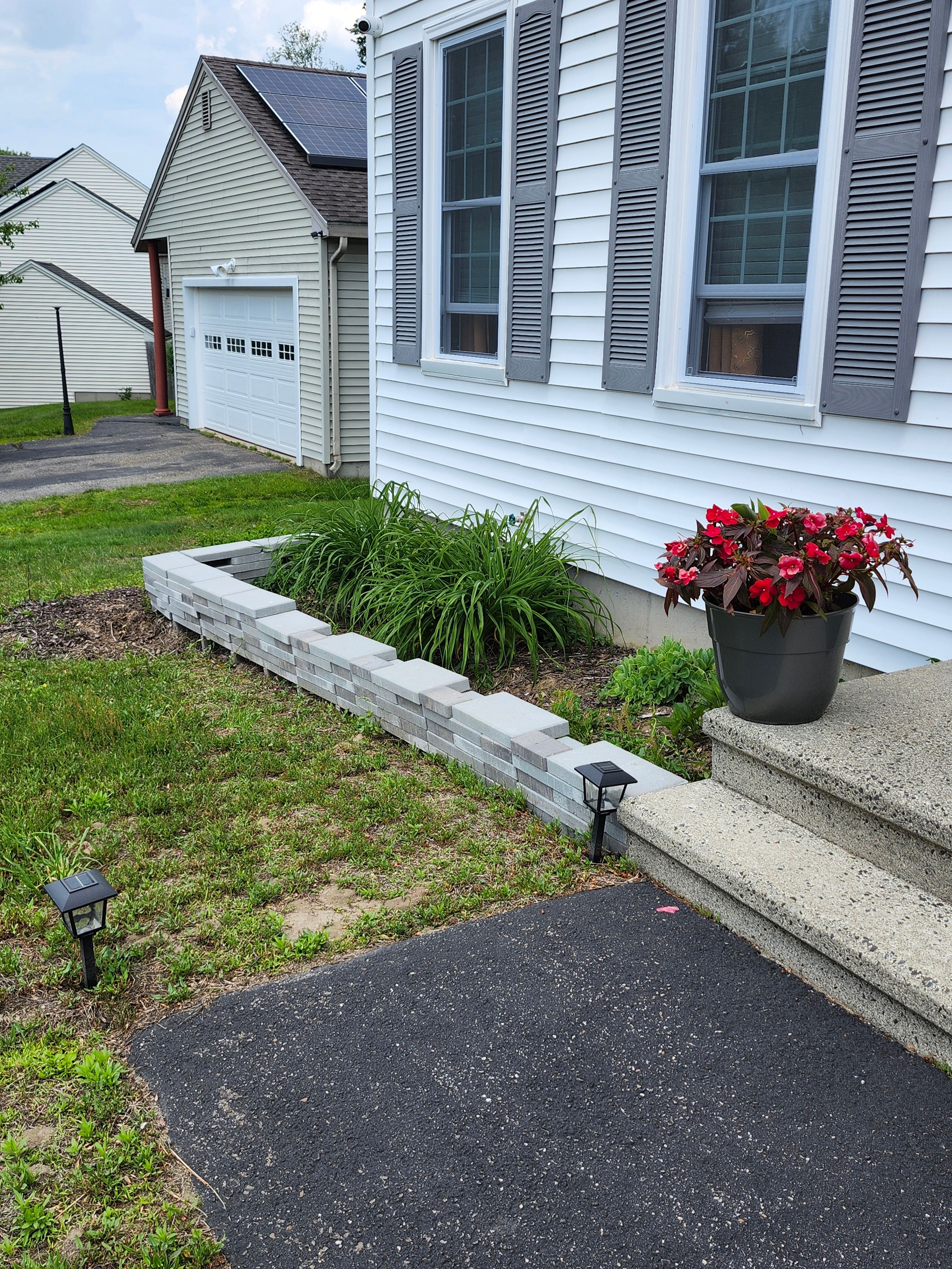 Flower & Tree Planting for Landscape Innovations LLC in Torrington, CT