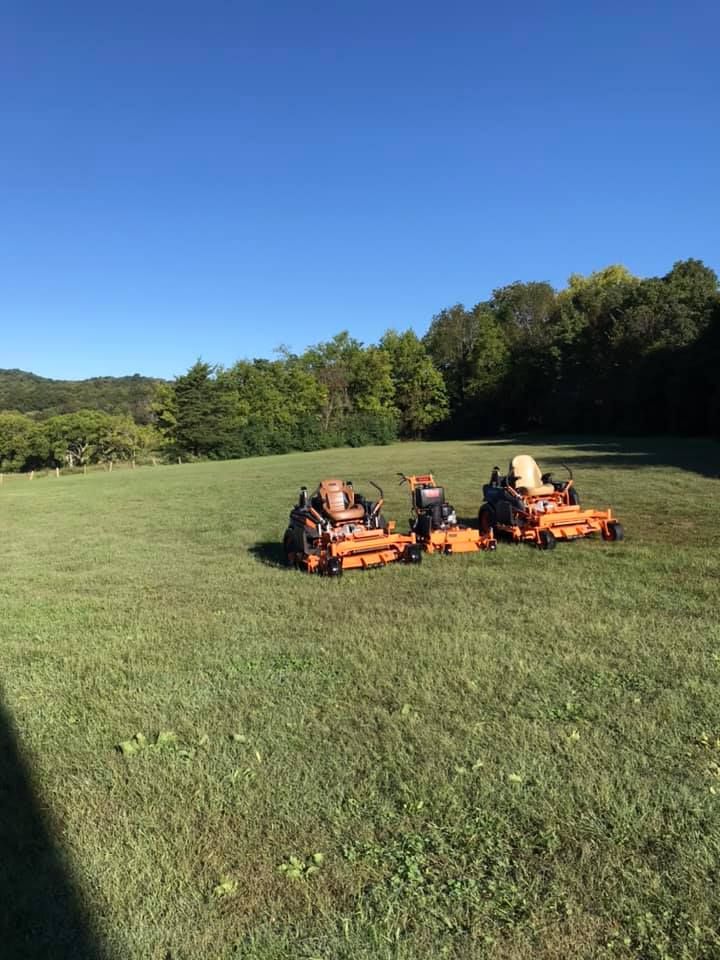 Landscaping for Team Bard Lawn Care SVC in Woodbury, TN