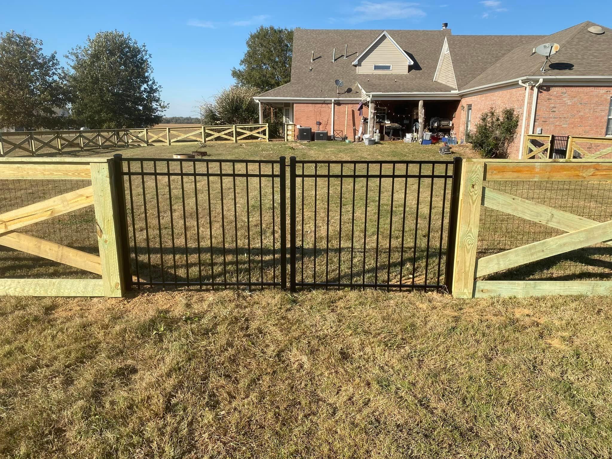  for Manning Fence, LLC in Hernando, MS