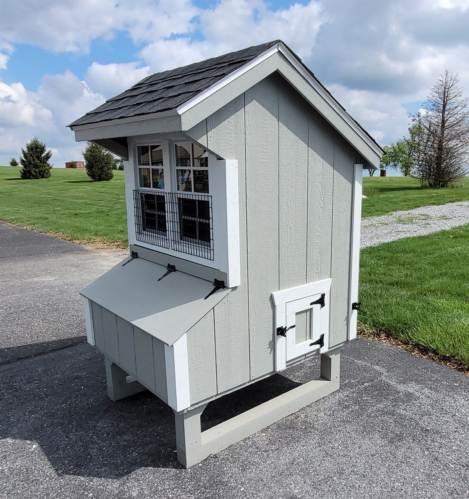 Coop Designs for Pond View Mini Structures in  Strasburg, PA