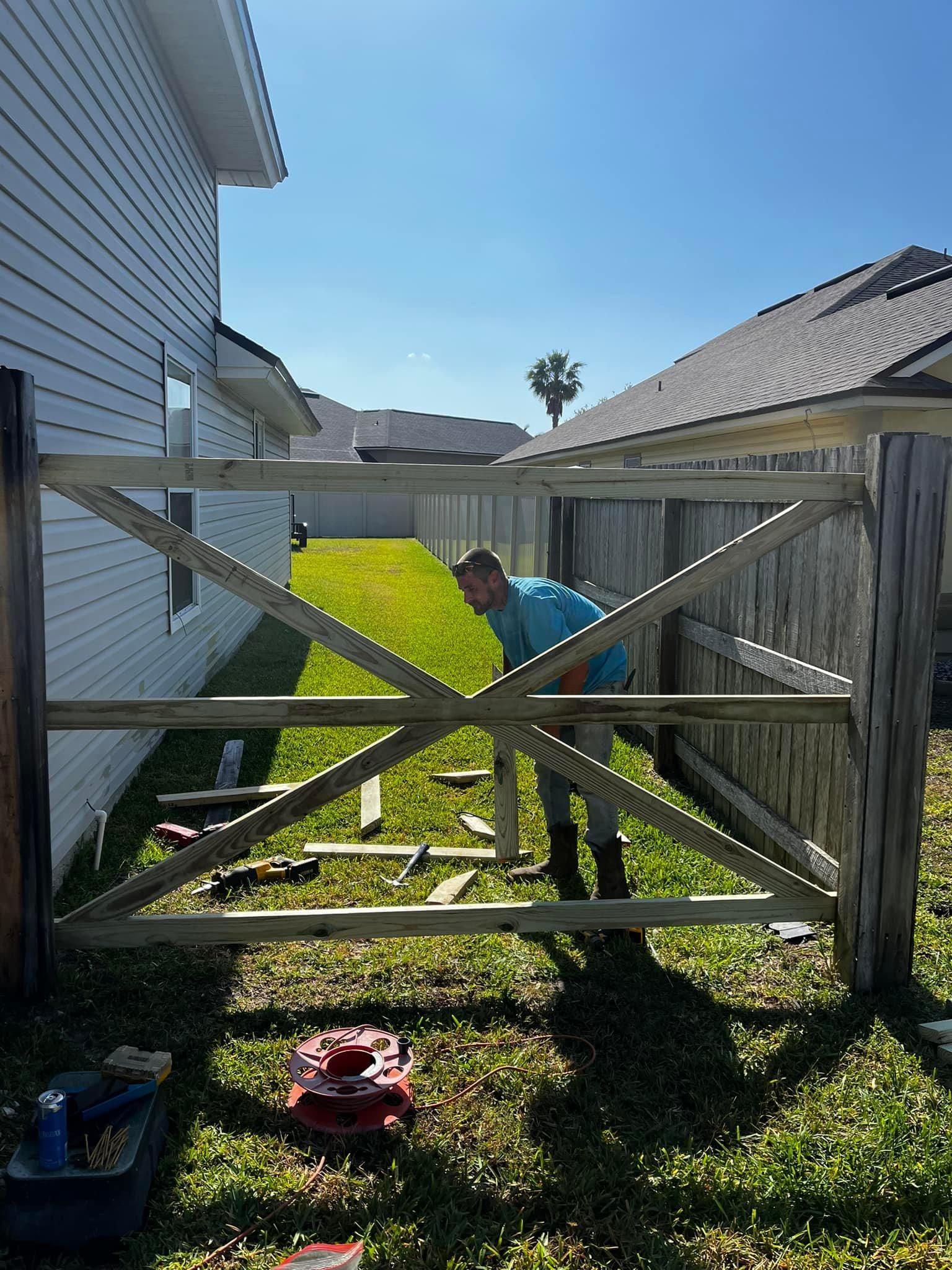  for Red's Premier Fencing LLC  in Jacksonville, FL