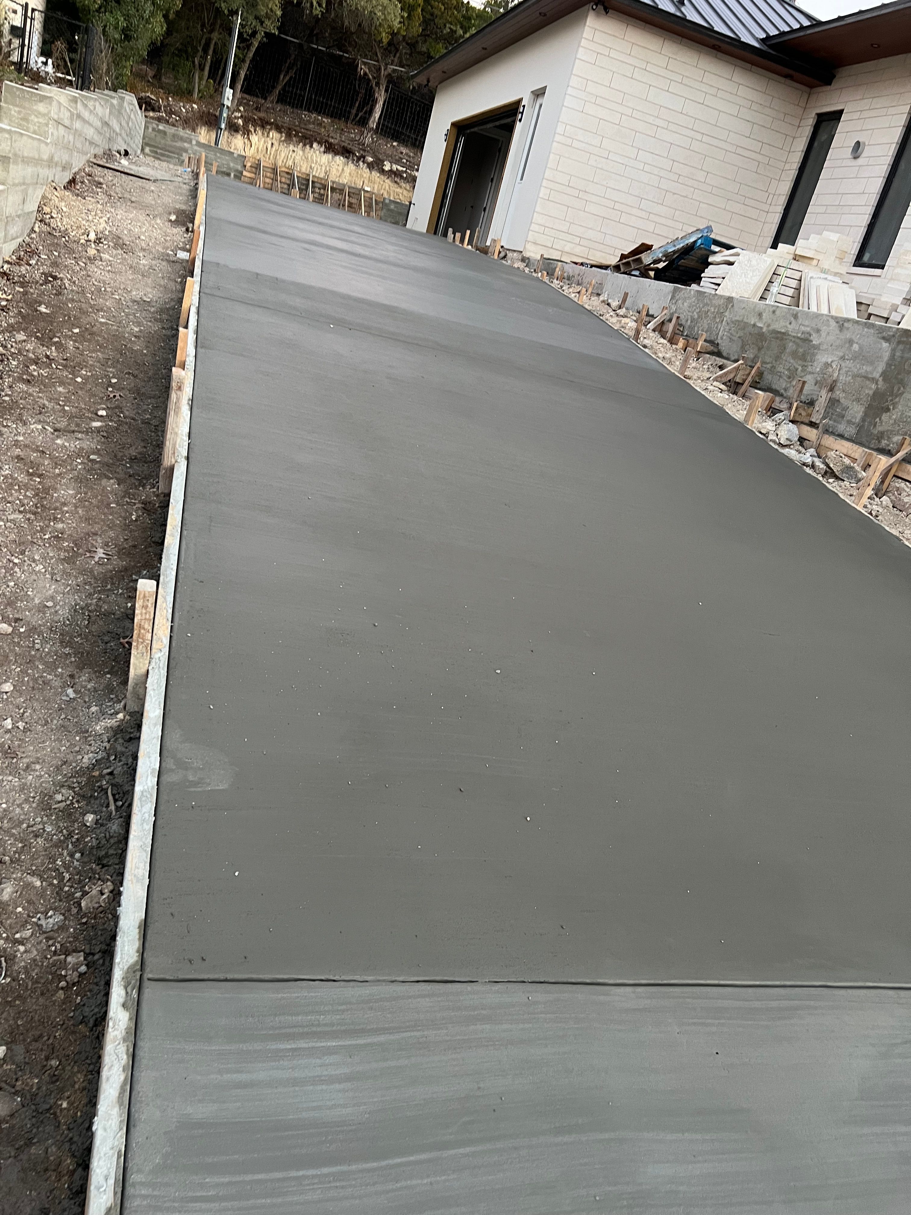  for Leo's Concrete Crew in Elgin, TX