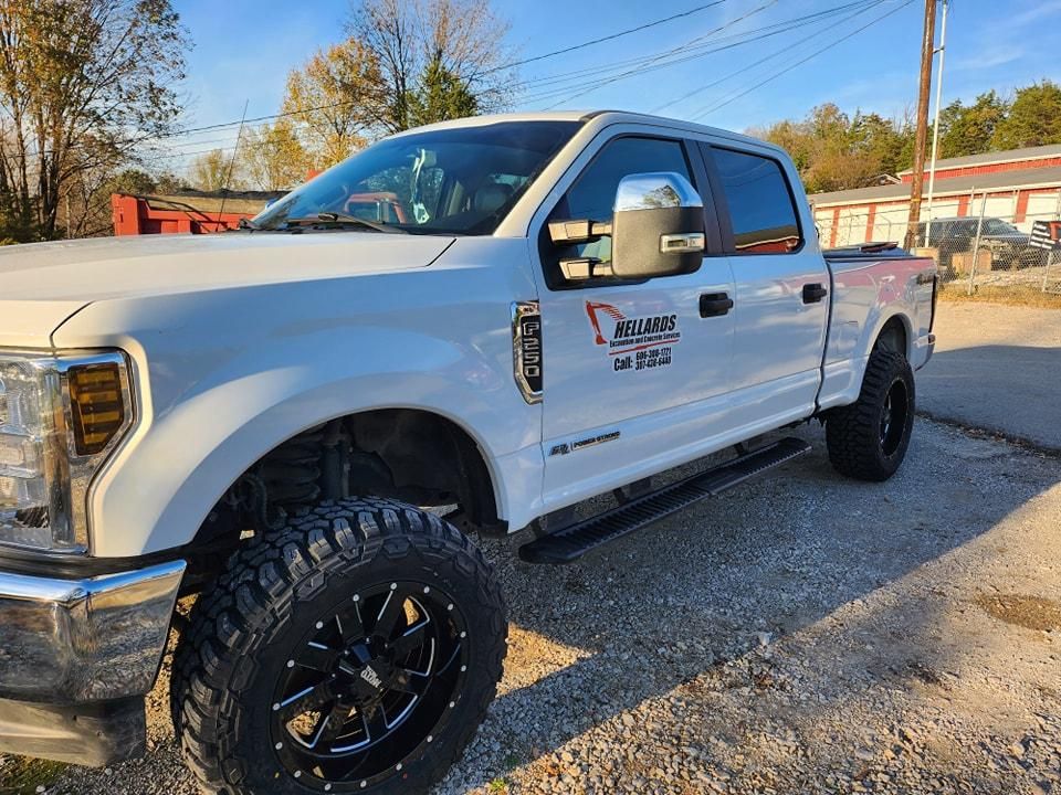 Concrete Driveways for Hellards Excavation and Concrete Services LLC in Mount Vernon, KY