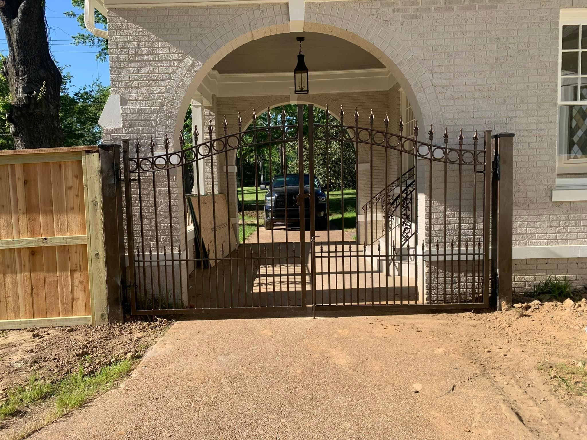  for Manning Fence, LLC in Hernando, MS