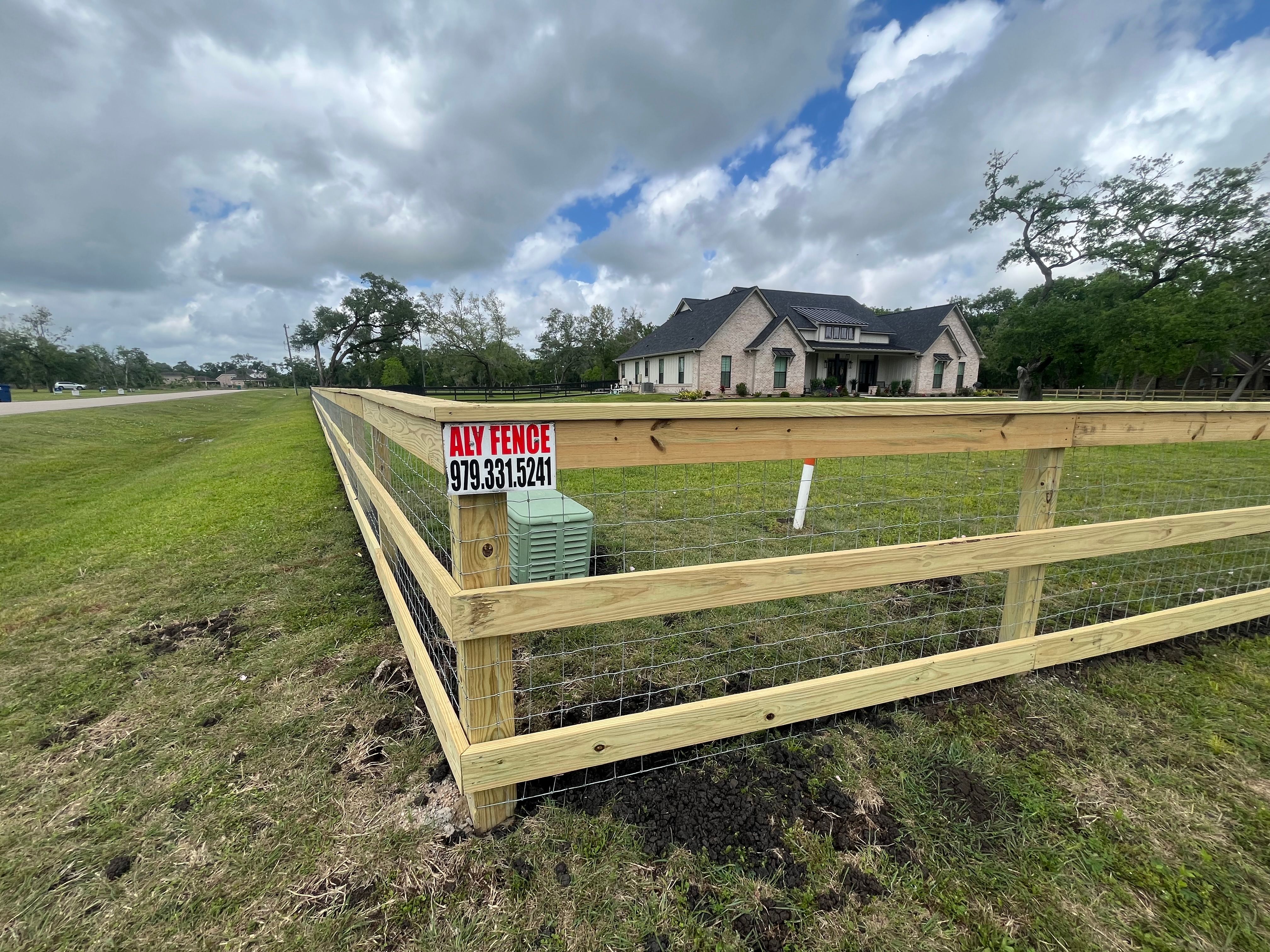  for Aly Fence in Angleton, TX