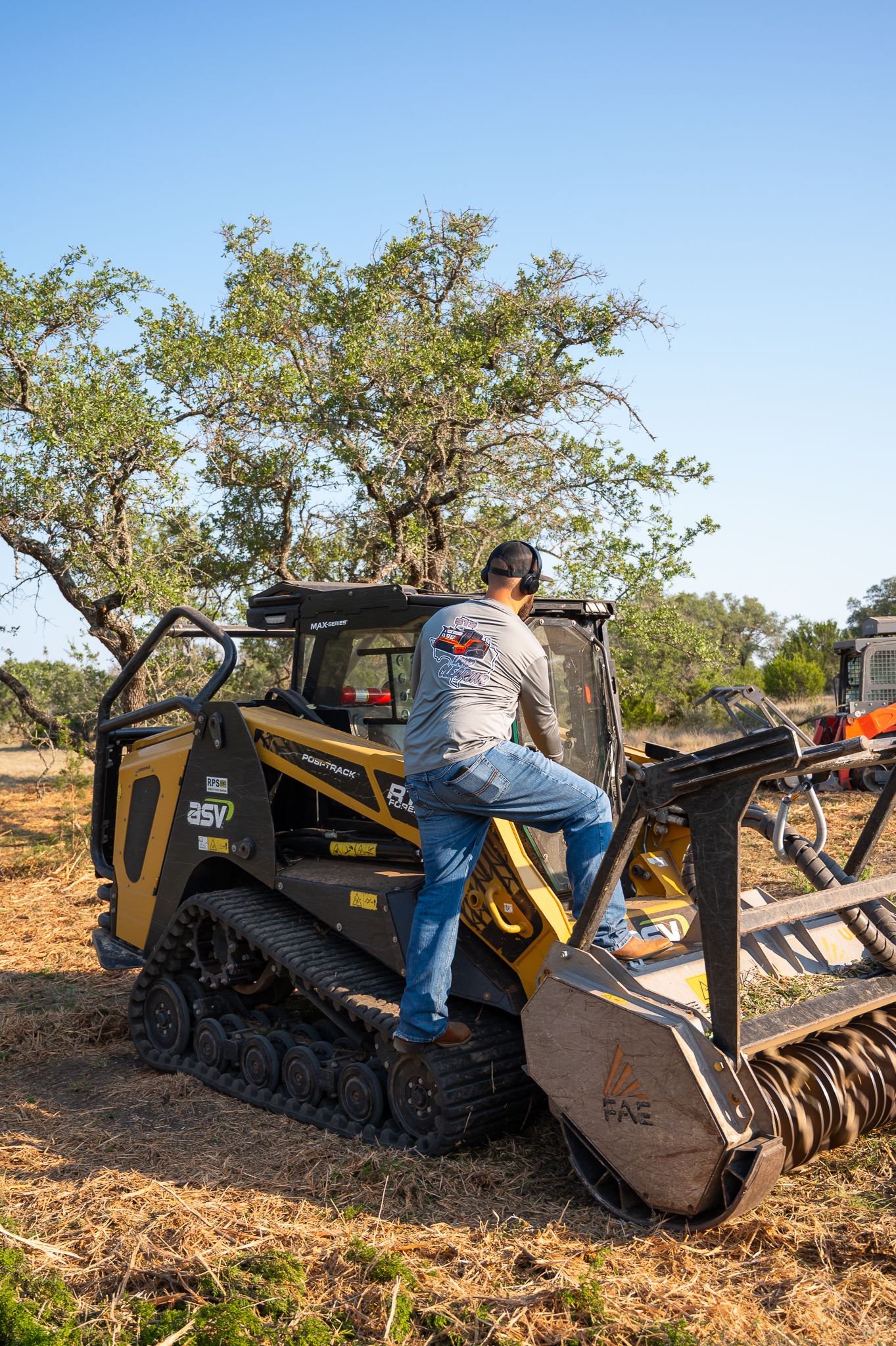  for 512 Land Clearing in Blanco County, TX