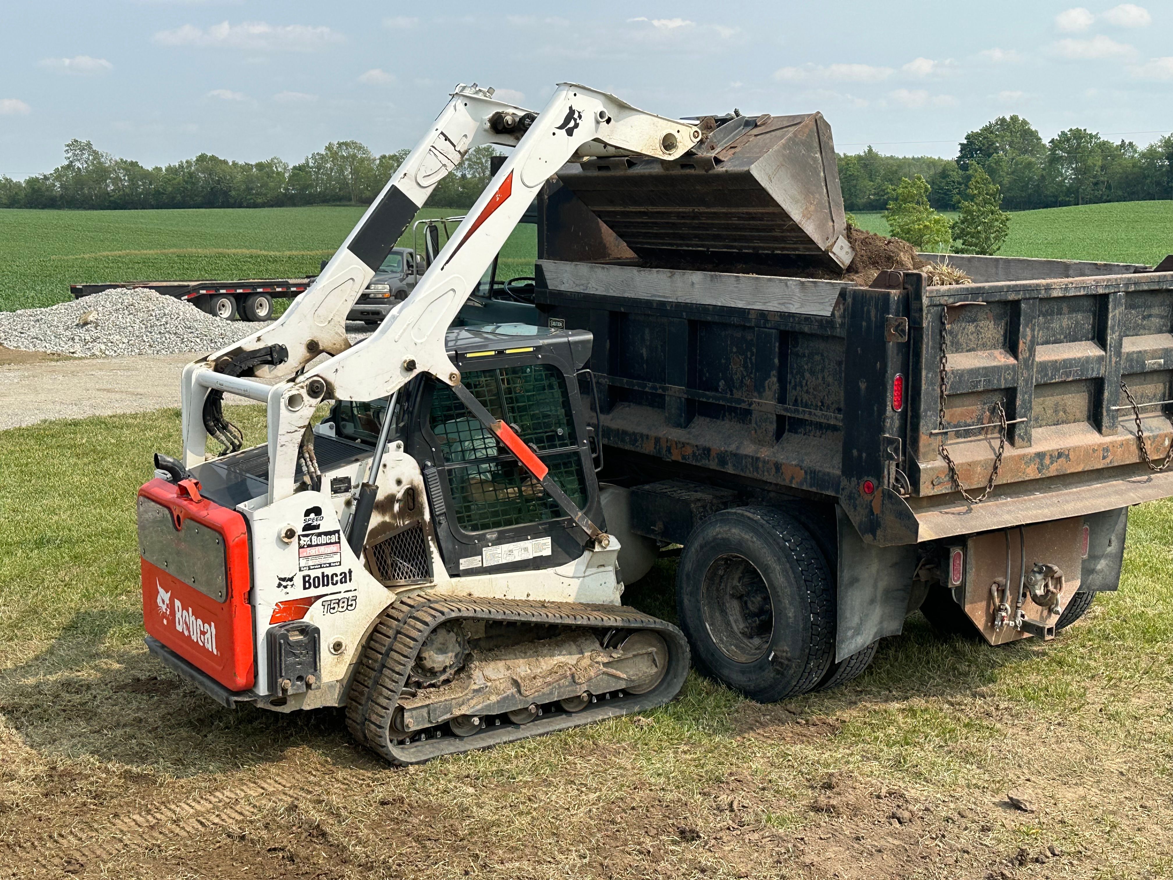 Driveways/Site Prep/Trucking for Shafer Excavating in Andrews, IN