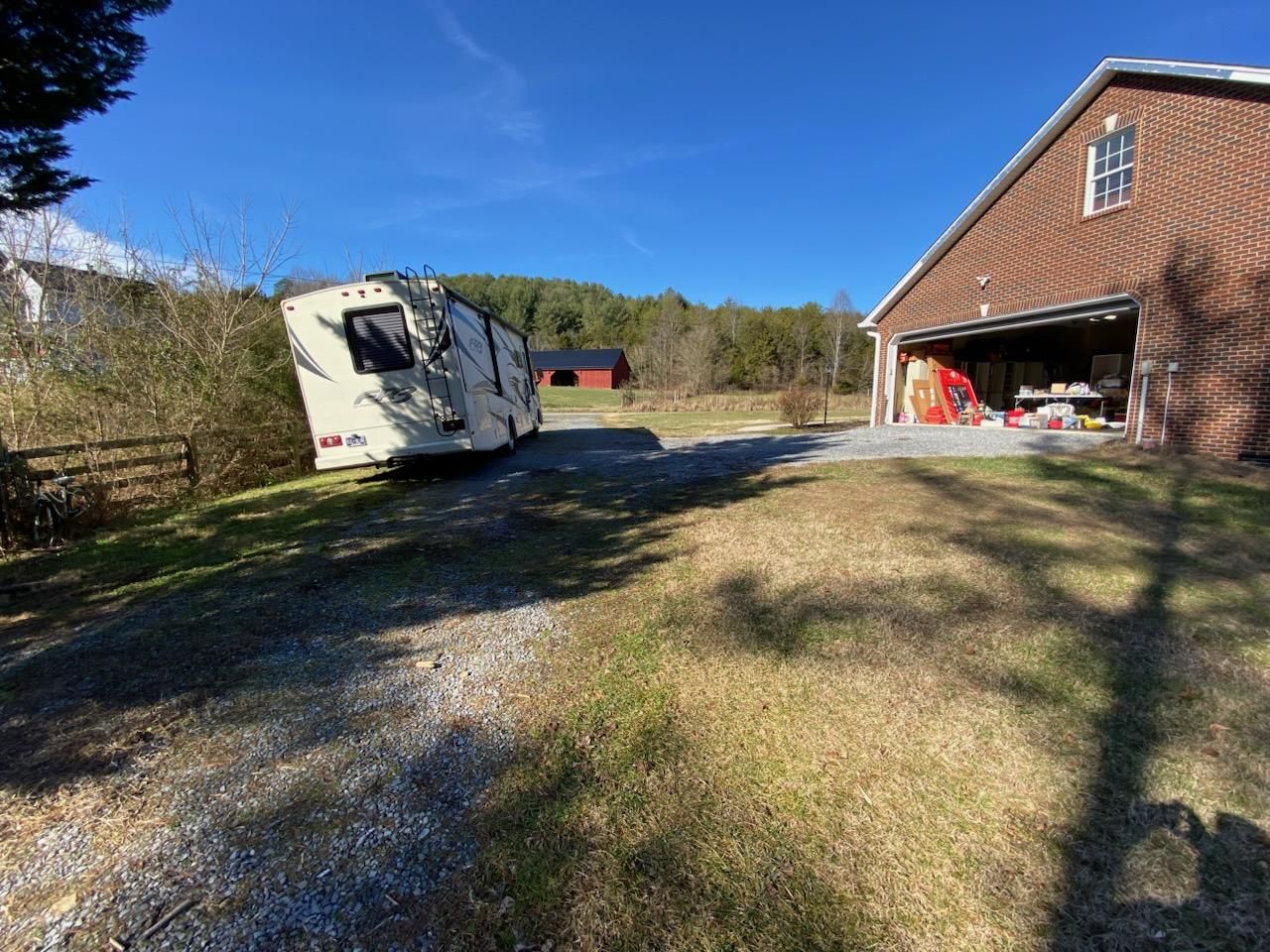  for Jones Locating Service in Bluff City, TN