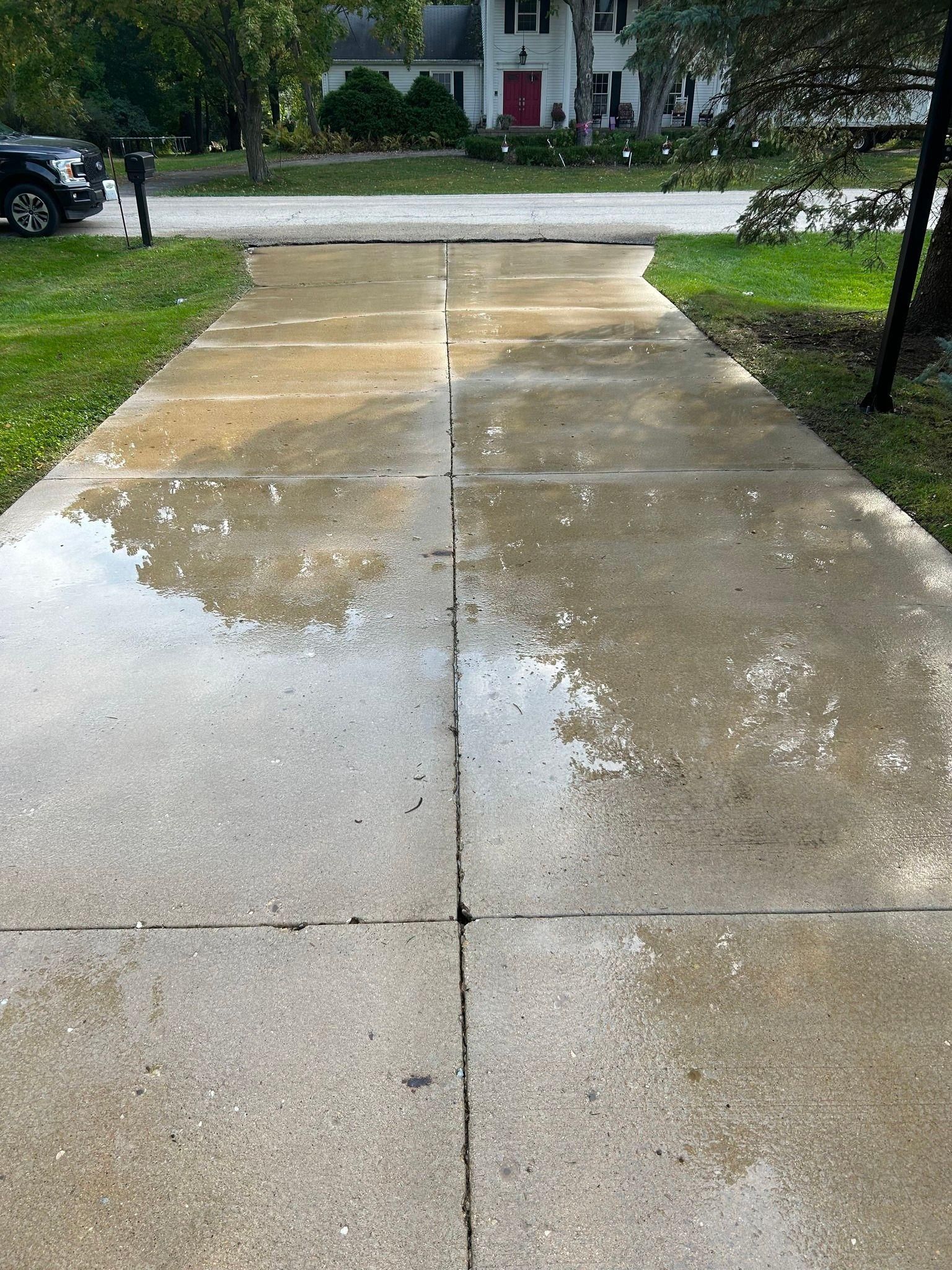 Home Softwash for J&J Power Washing and Gutter Cleaning in Sycamore, IL