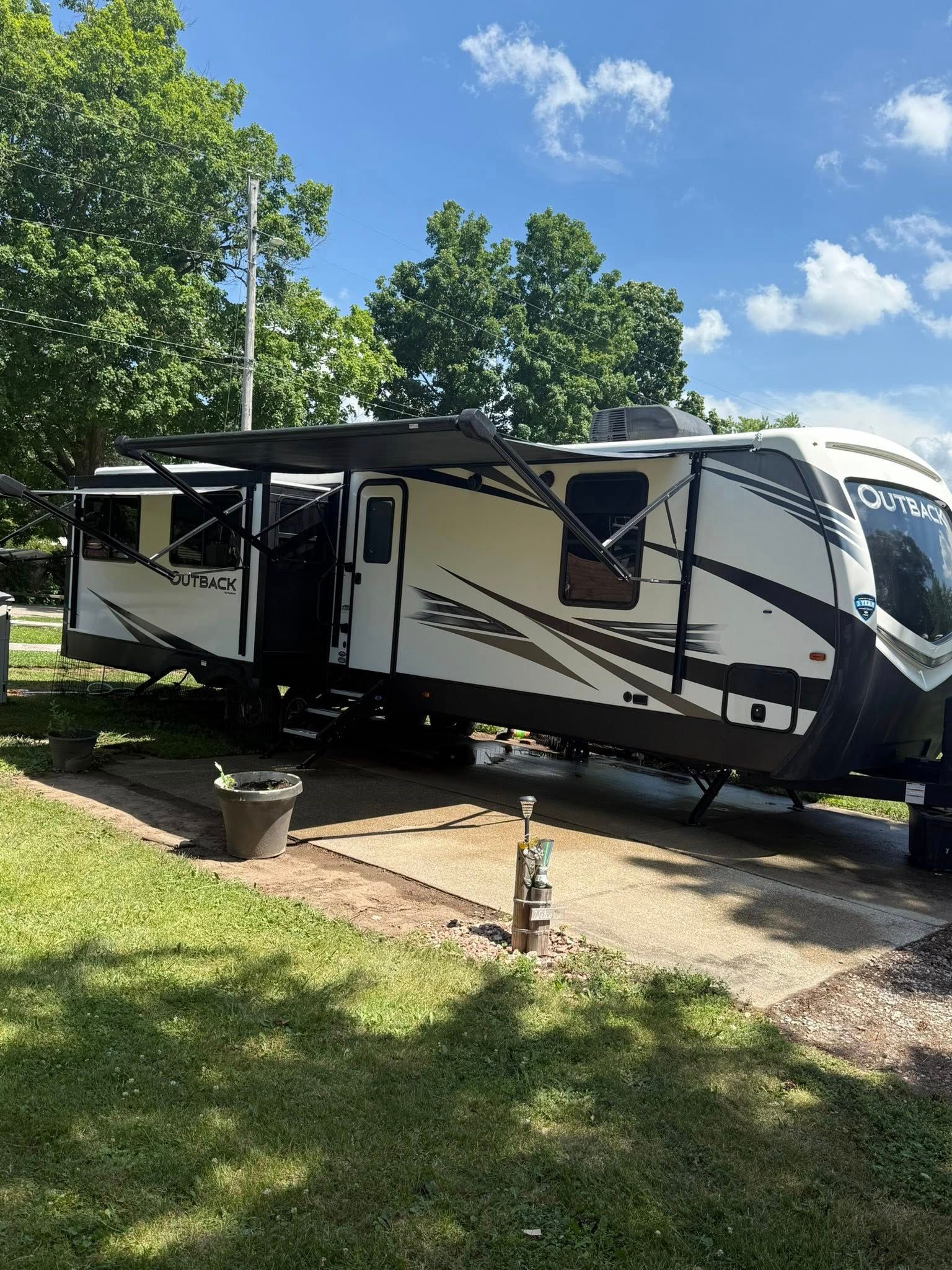 All Photos for Happy Trails RV Repair Services LLC in Akron, IN