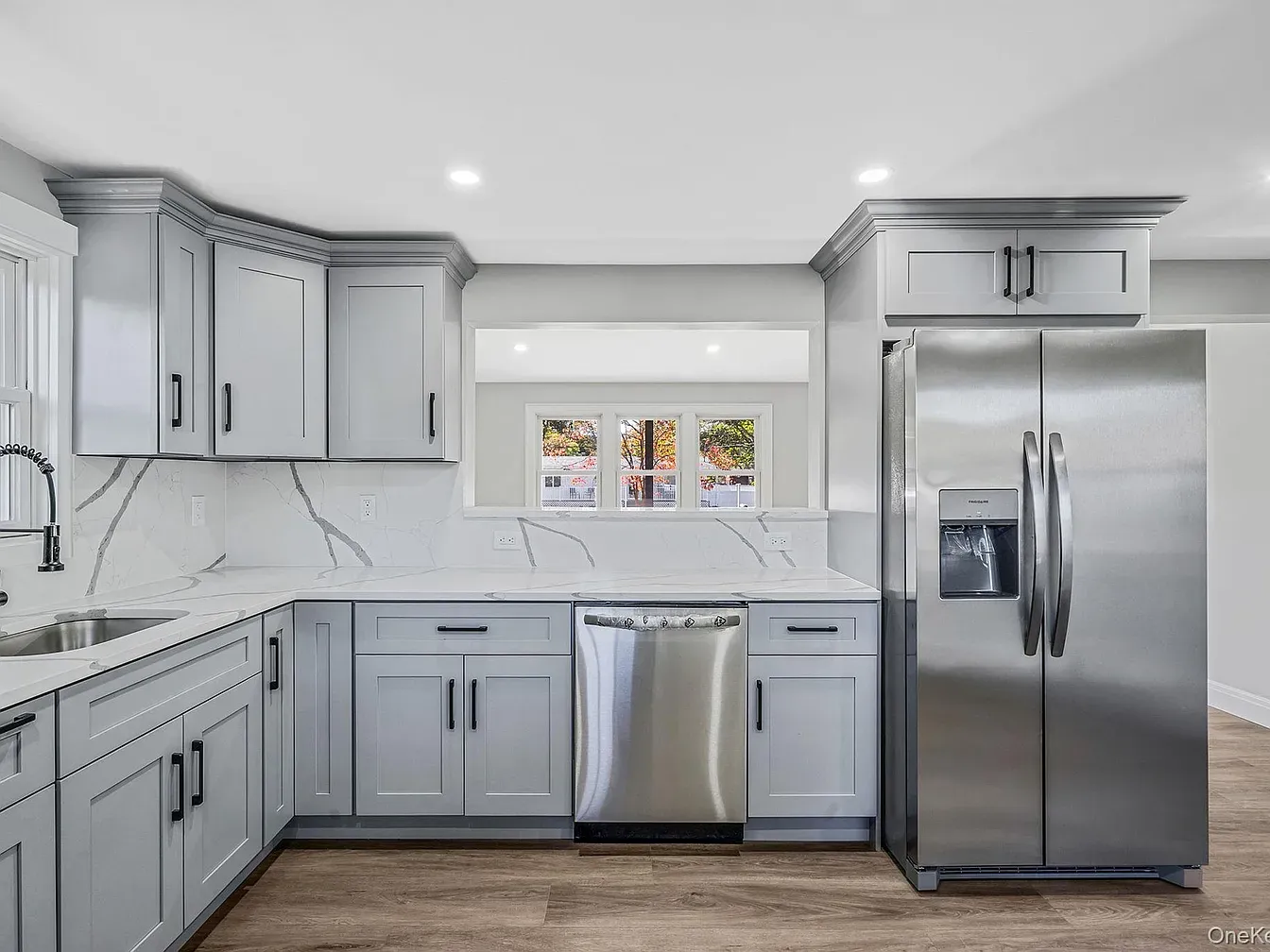  for New Vision Contracting in Suffolk County, NY