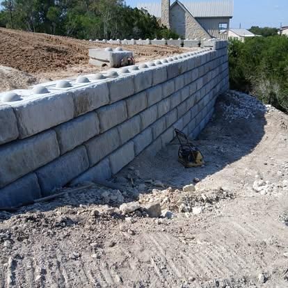  for Thompson Construction in Uvalde, TX