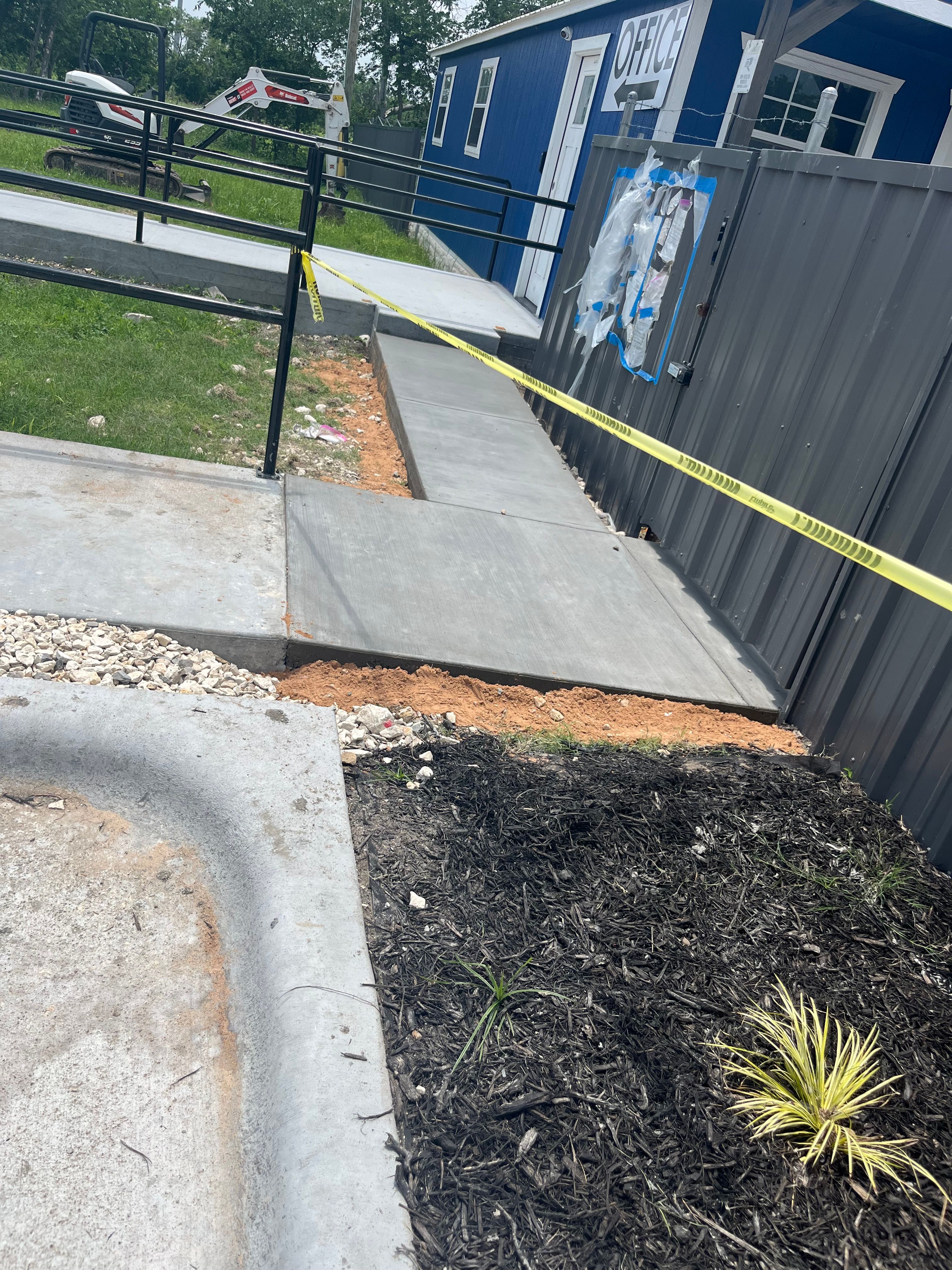 Walkways& Driveways for Leo's Concrete Crew in Elgin, TX