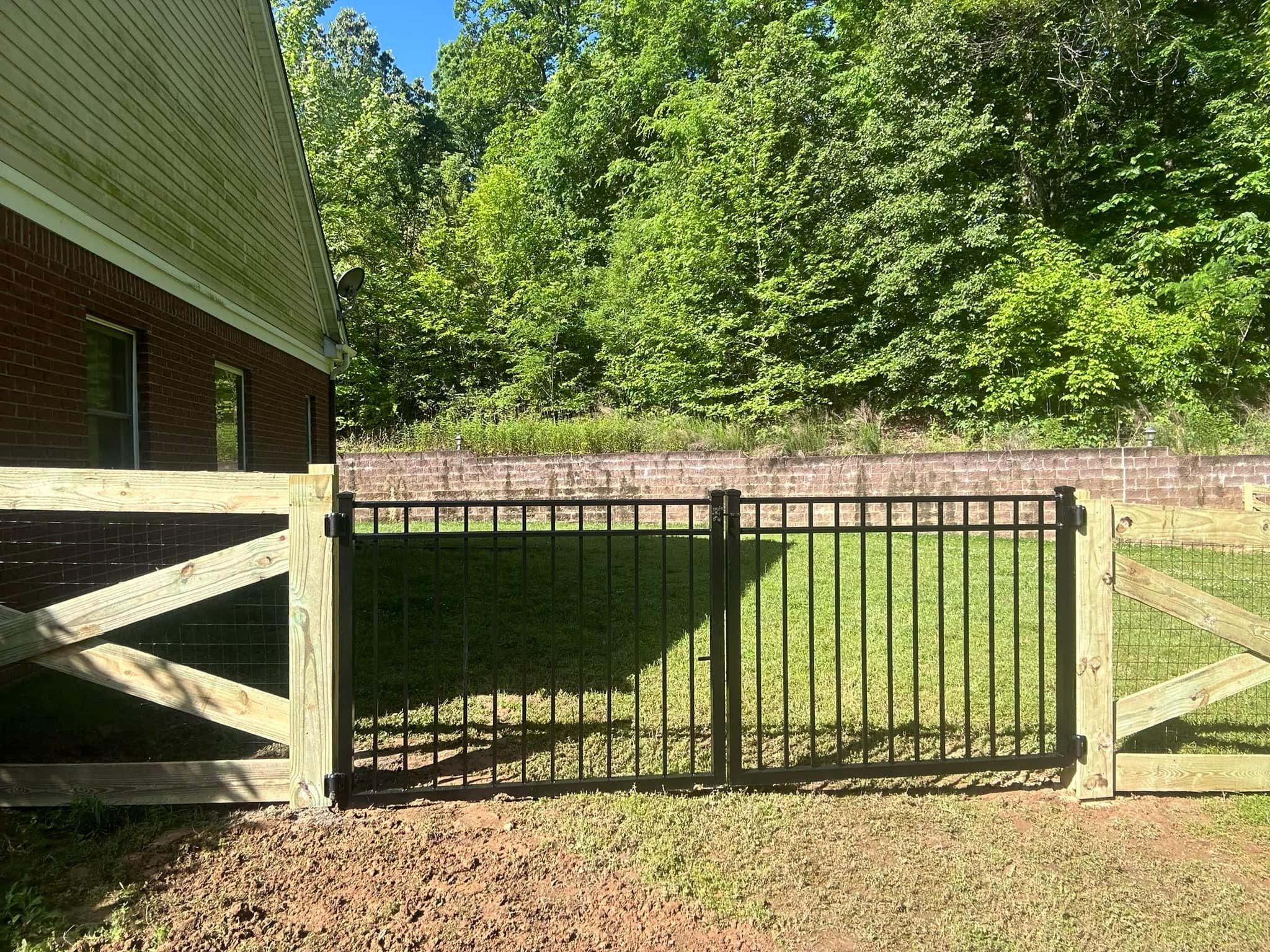  for Manning Fence, LLC in Hernando, MS