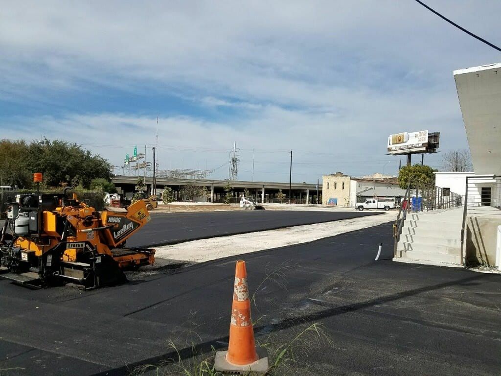 Asphalt and Paving for CAM Paving & Construction in Kendalia, TX