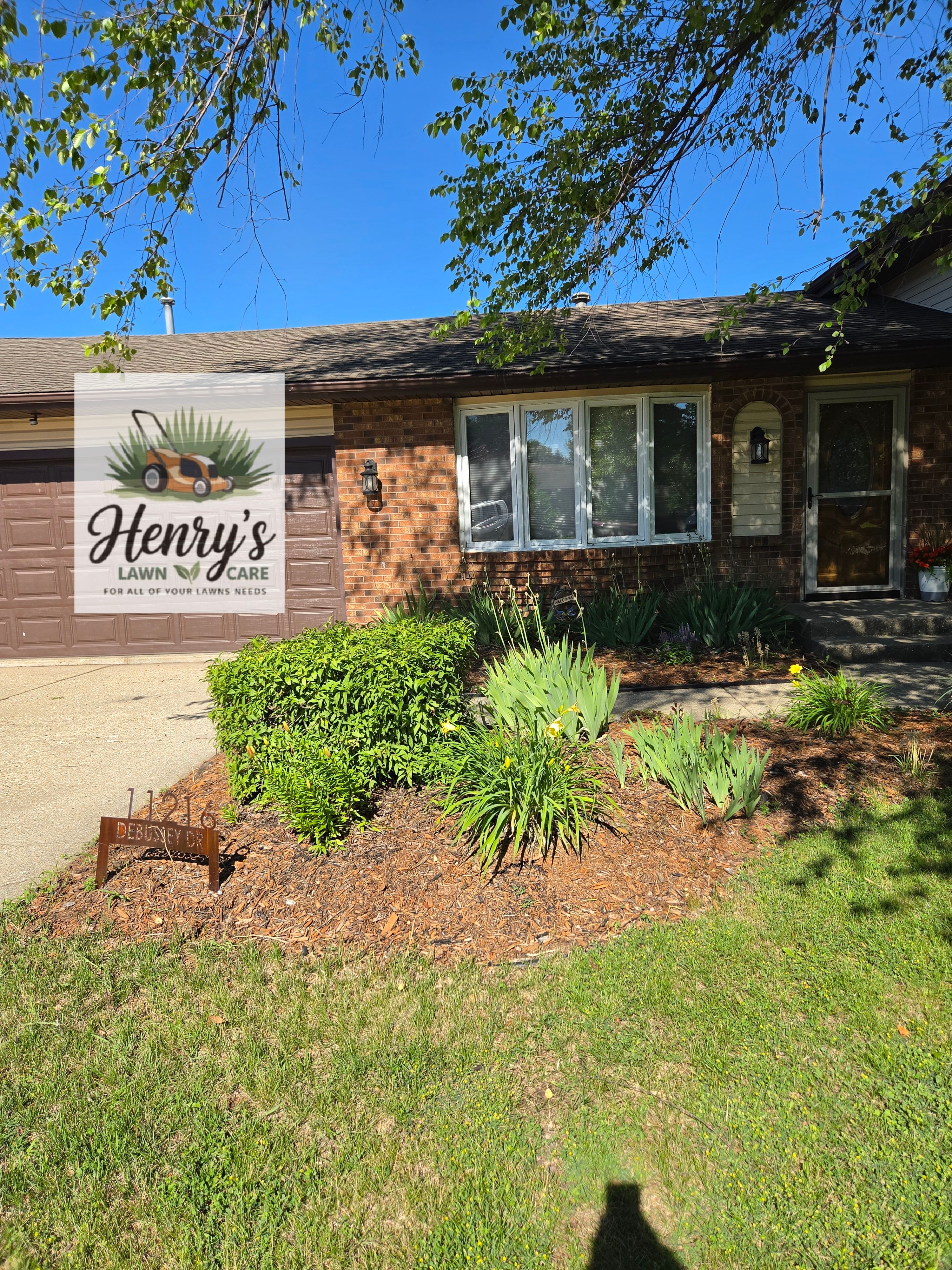  for Henry's Lawn Care in Rockford, IL