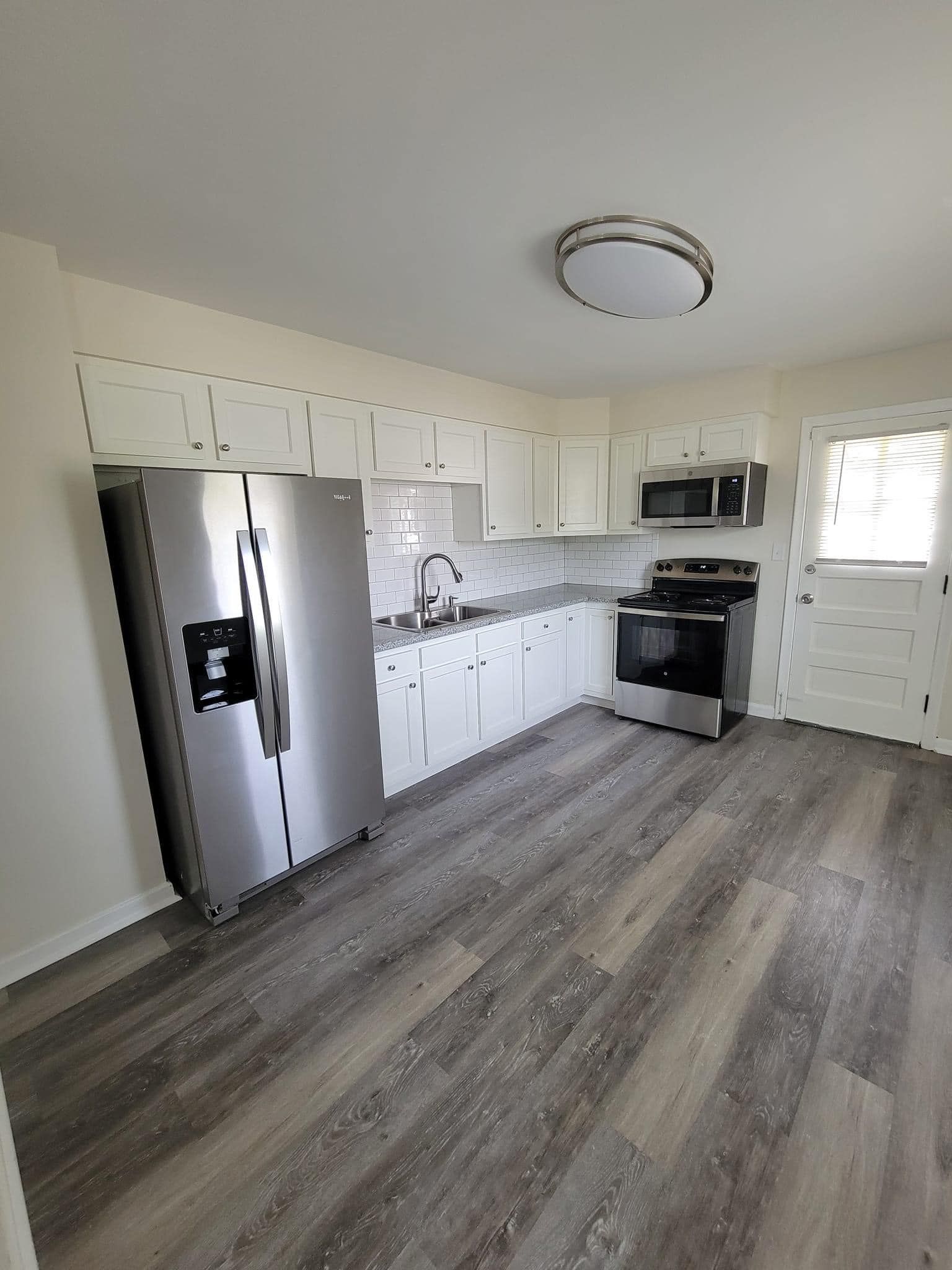  for New Look Flooring in Toledo, OH