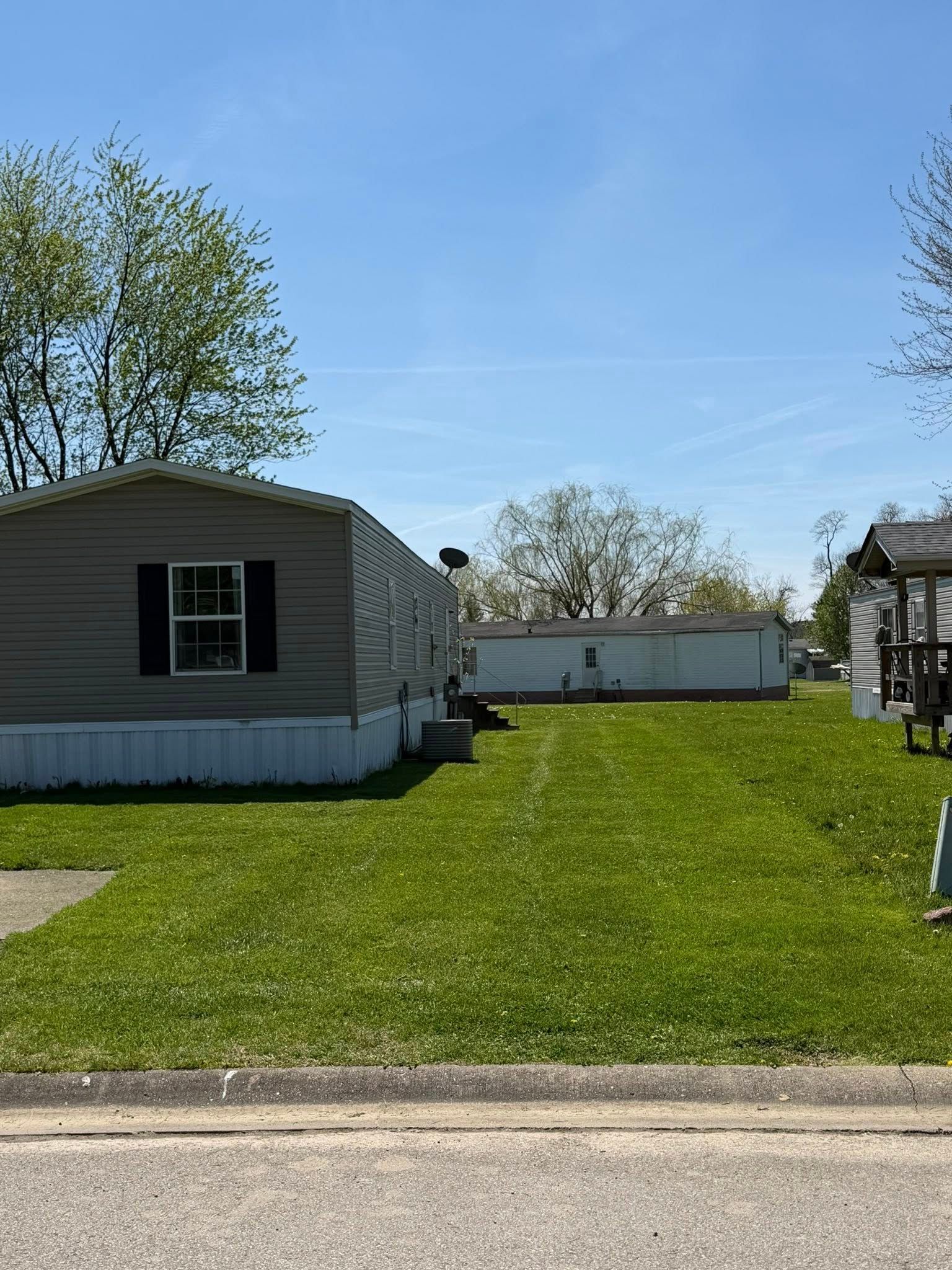 Landscaping for Gullion’s Lawn and Landscaping in DeMossville, KY