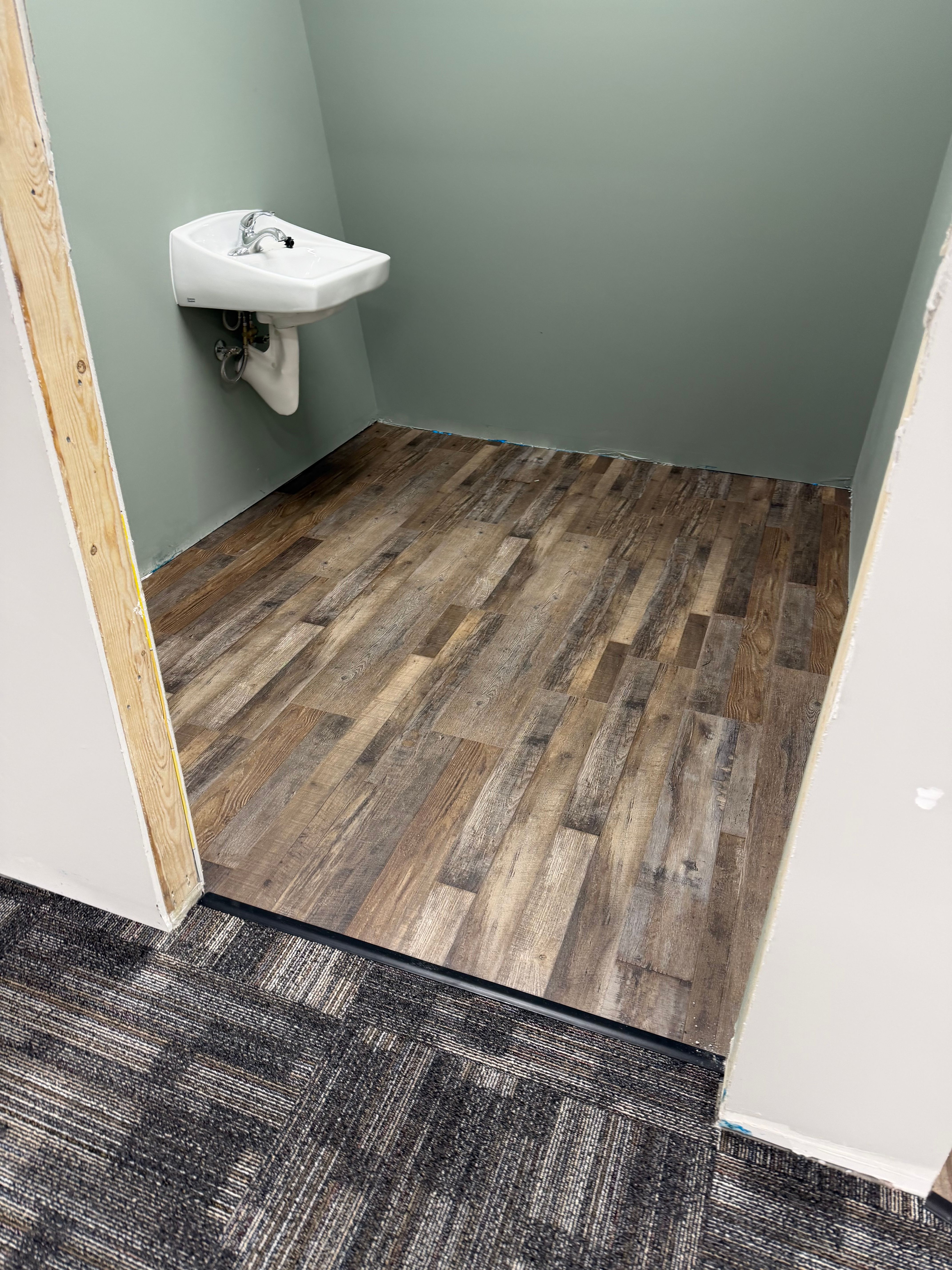  for R. Royal Floors in Royalton, MN