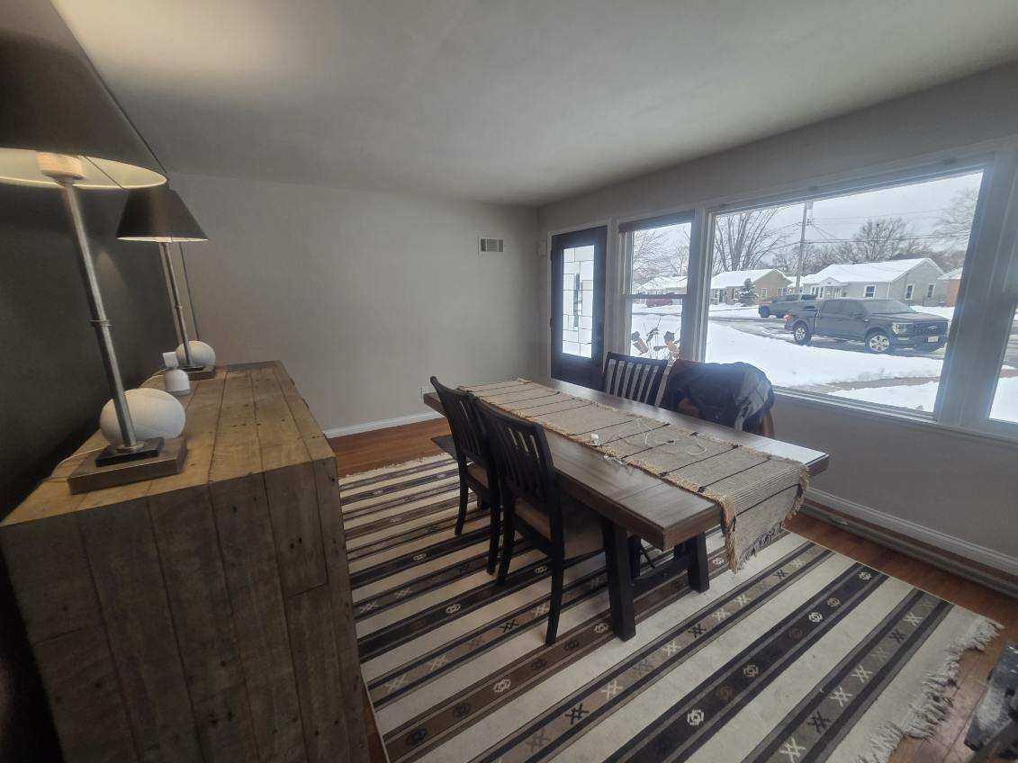  for Mike Paints in Peoria, IL