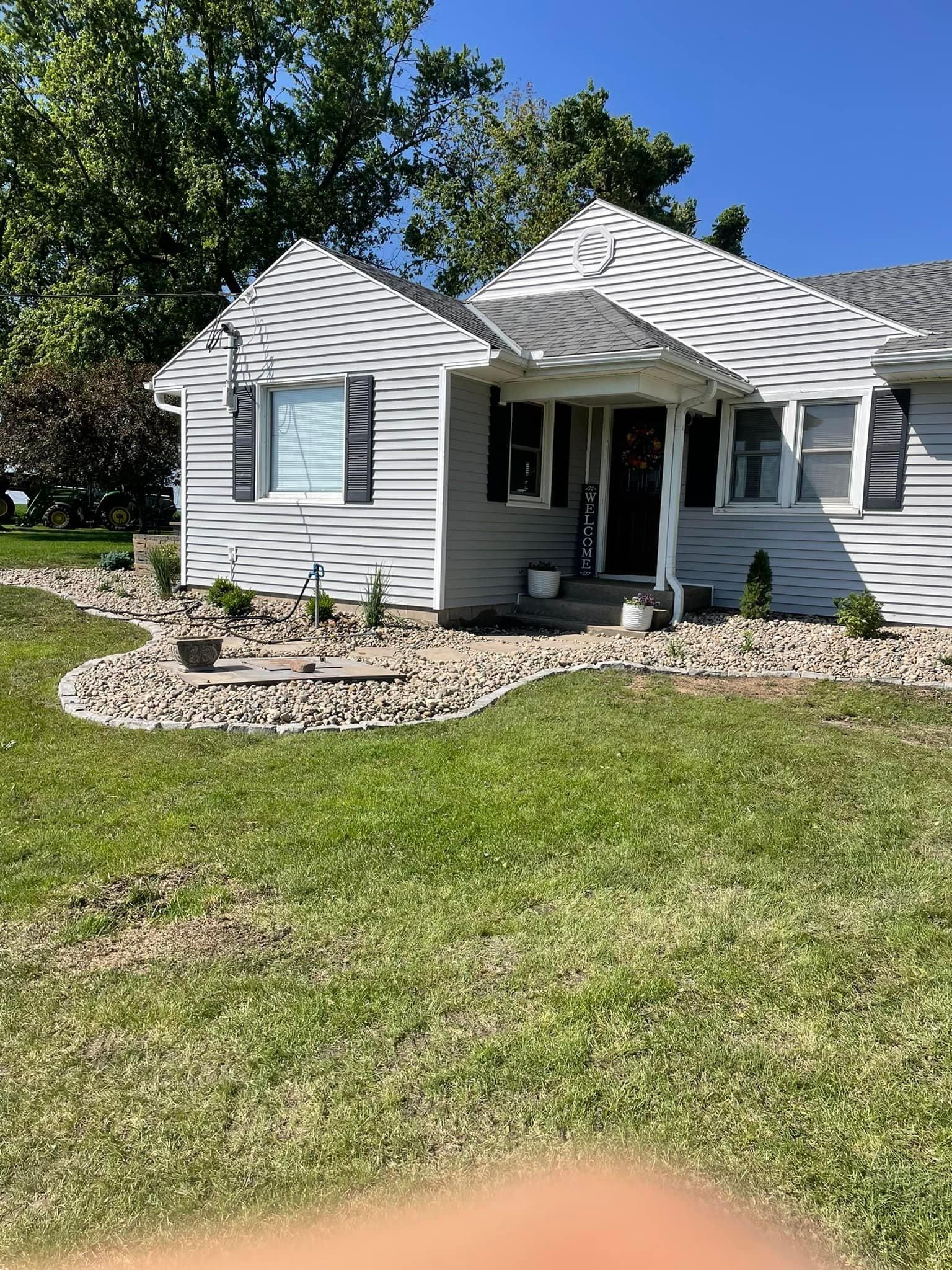  for Thomas' Lawn Care in Maryville, MO