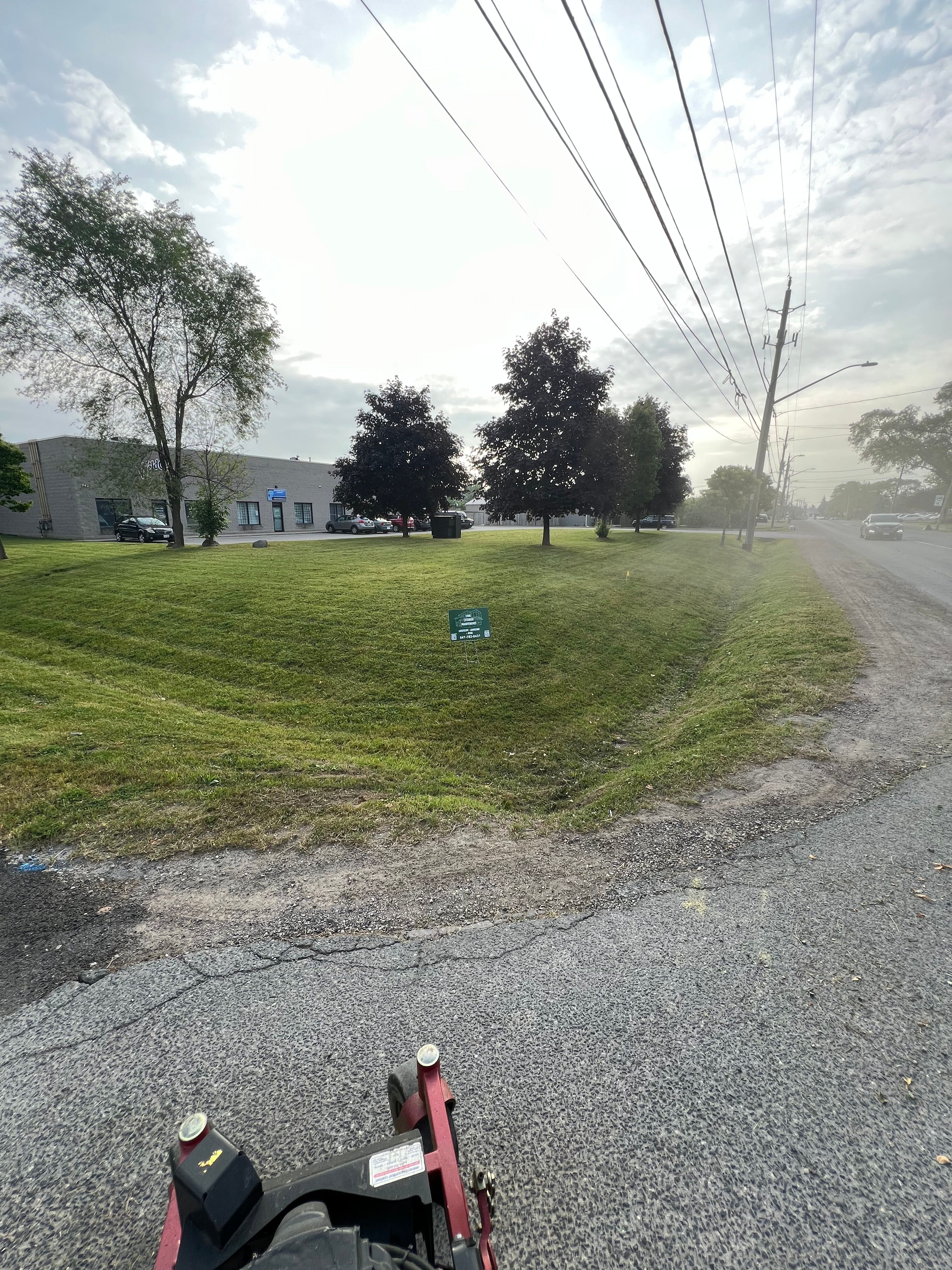  for CMN Exterior Maintenance in Hamilton, ON