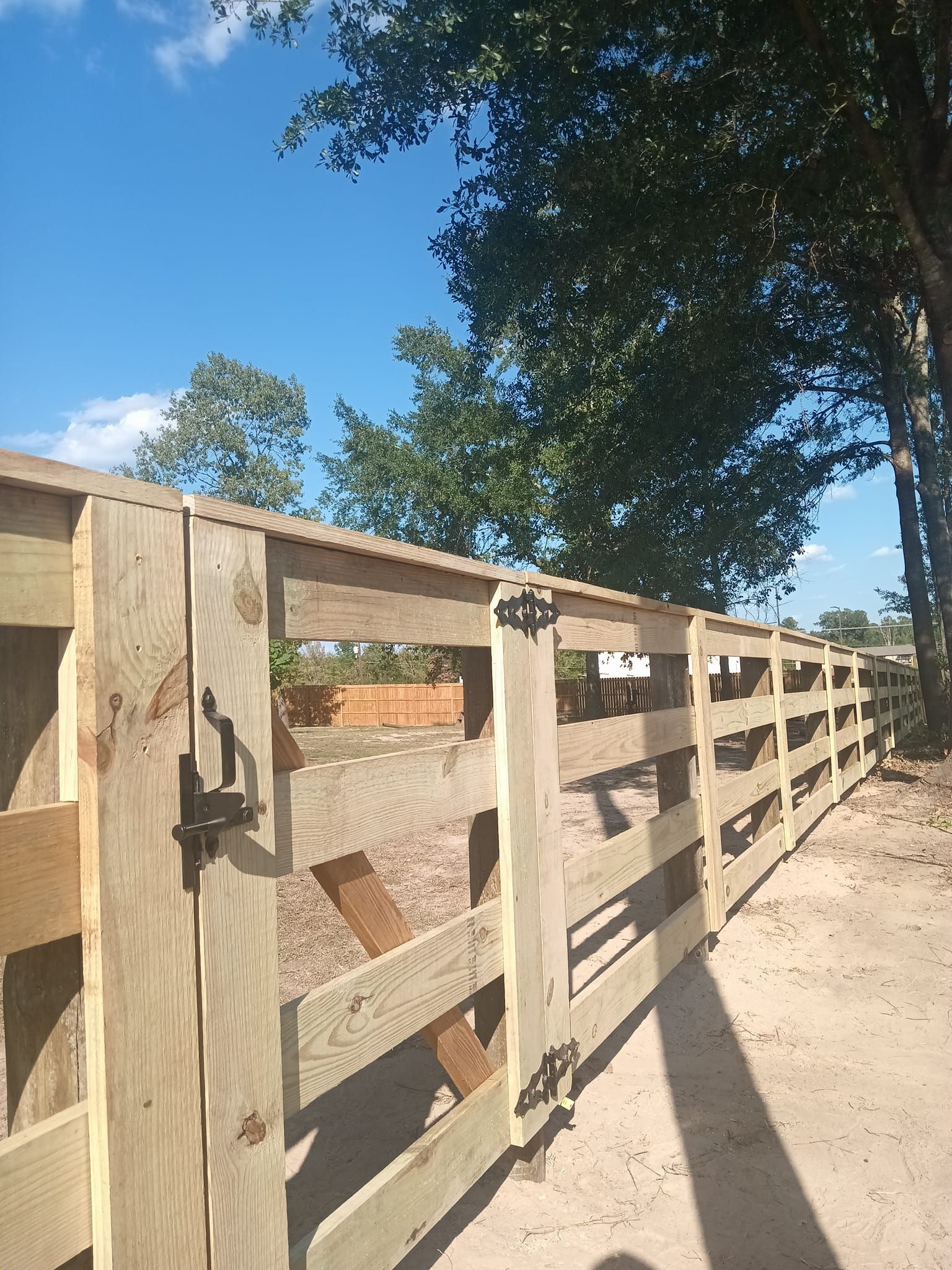  for JR Fences in Lindale, TX