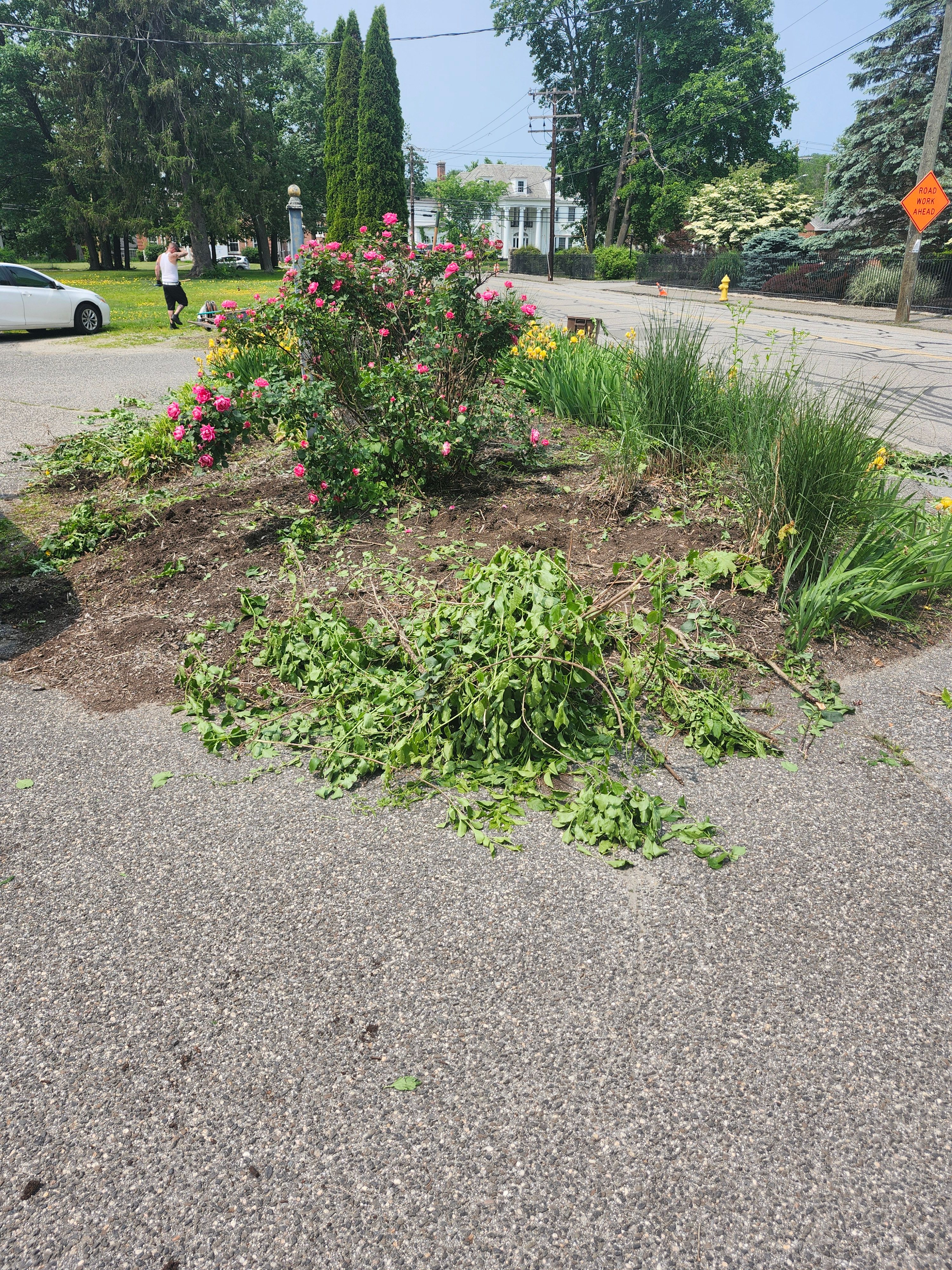 Muclhing & Weeding for Landscape Innovations LLC in Torrington, CT