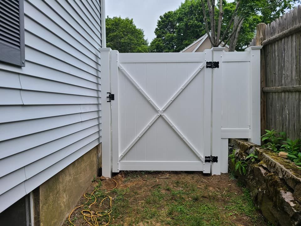 Vinyl Fences for Azorean Fence in Peabody, MA