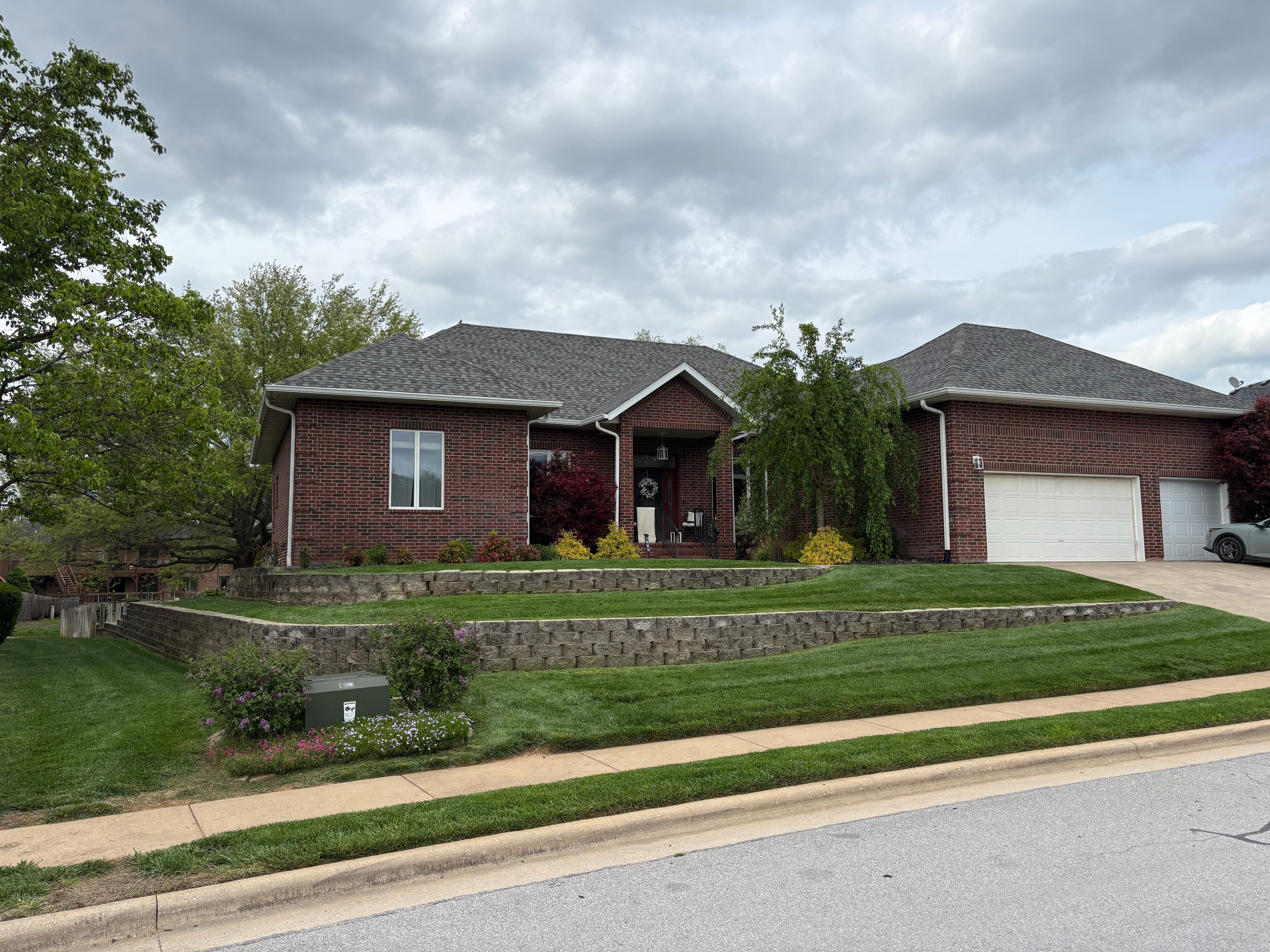  for Mowraculous Lawn Care LLC in Republic, MO