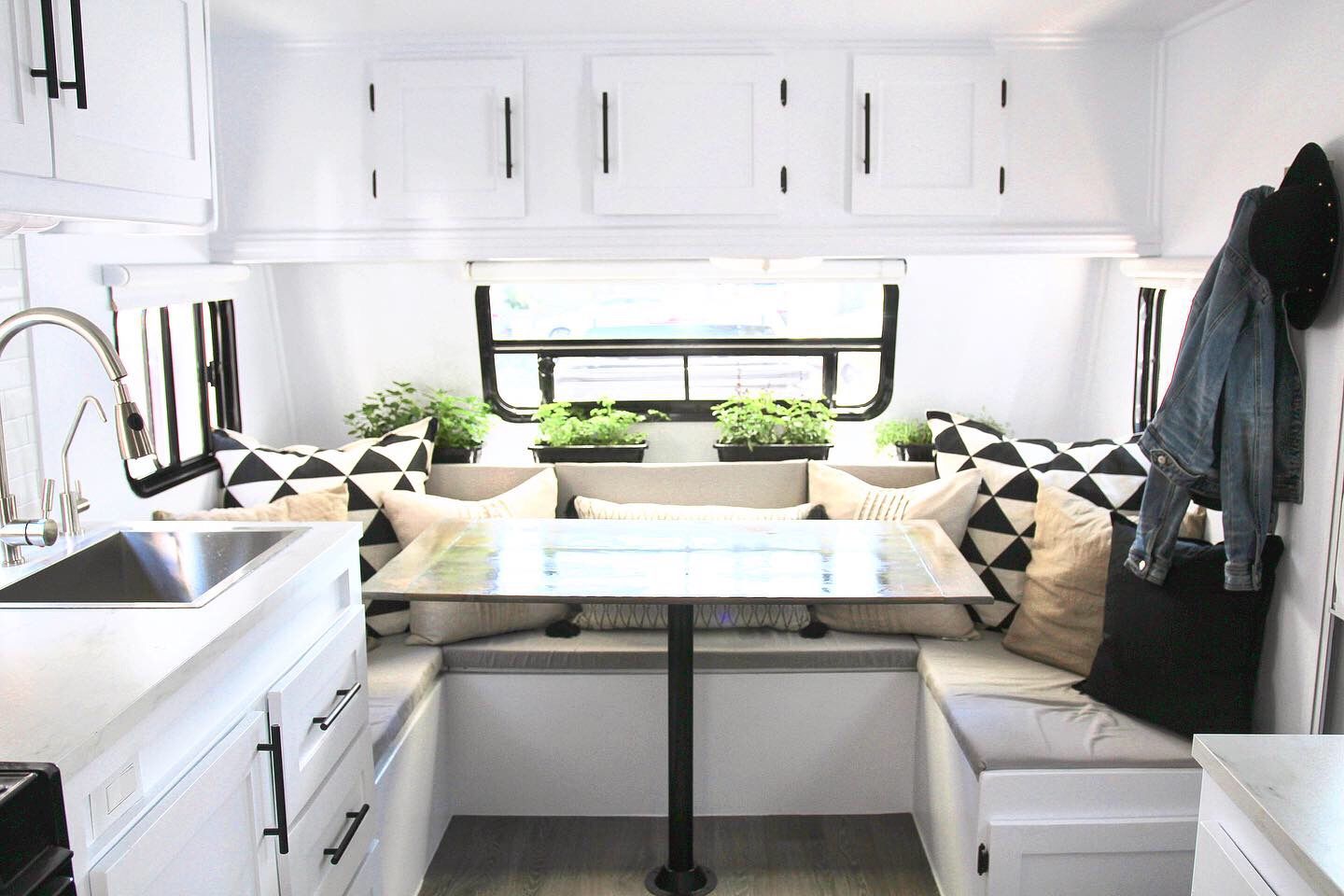 Hana - 2015 Fleetwood Travel Trailer for Mauka to Makai RV Renovations in Los Angeles, CA