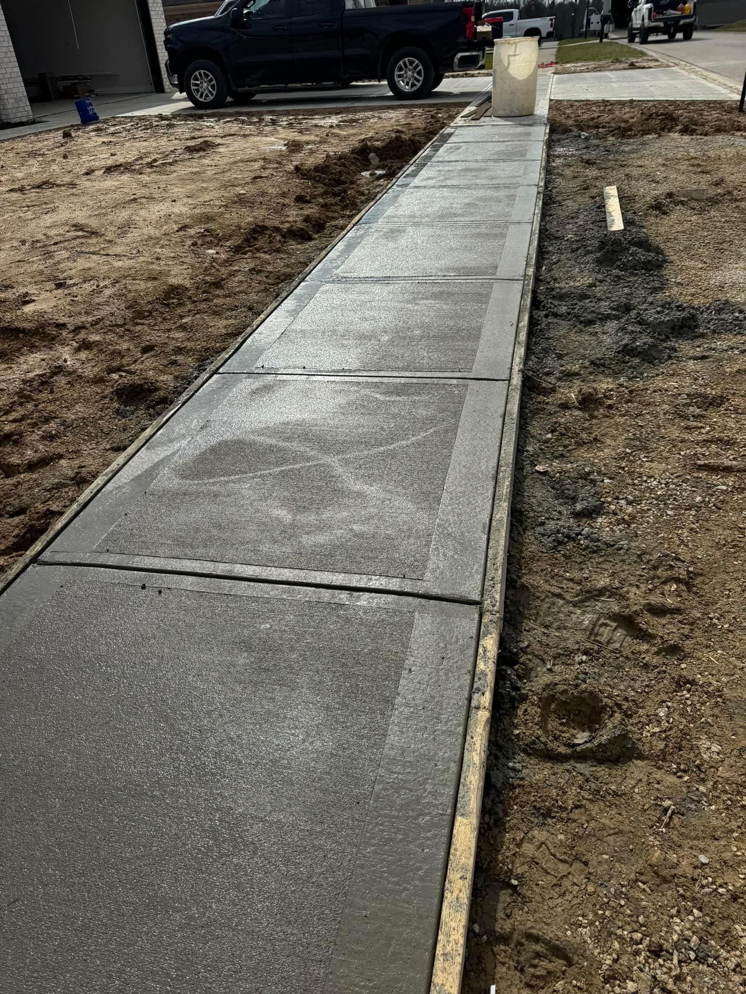 Concrete Driveways for Hellards Excavation and Concrete Services LLC in Mount Vernon, KY