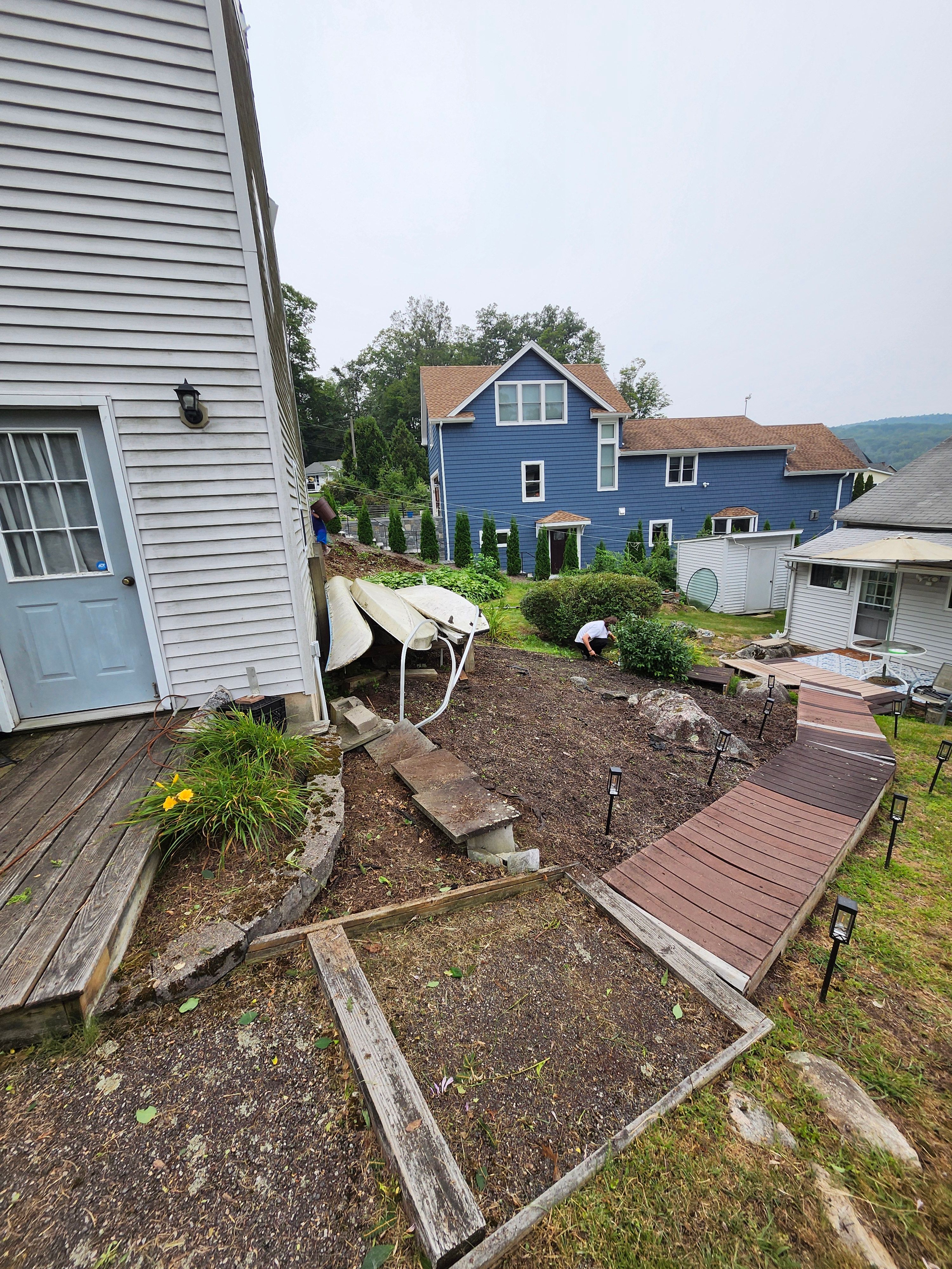 Muclhing & Weeding for Landscape Innovations LLC in Torrington, CT