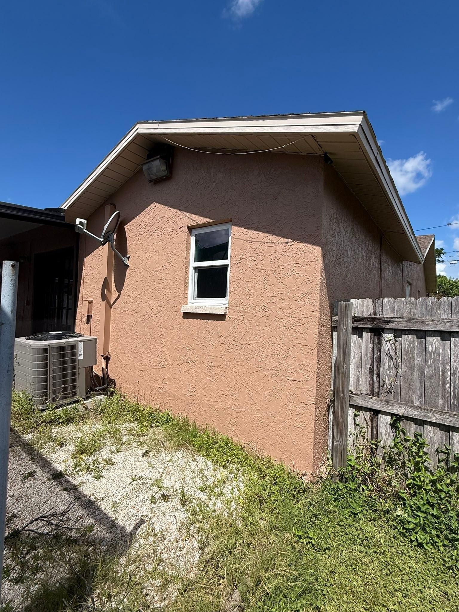  for Escorpio Painting in Tampa, FL