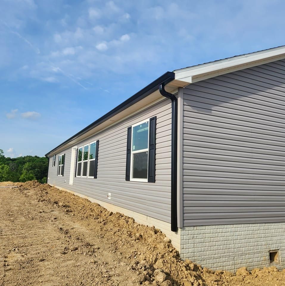 Roofing for Top Hand Roofing and Gutters in Pomeroy, OH