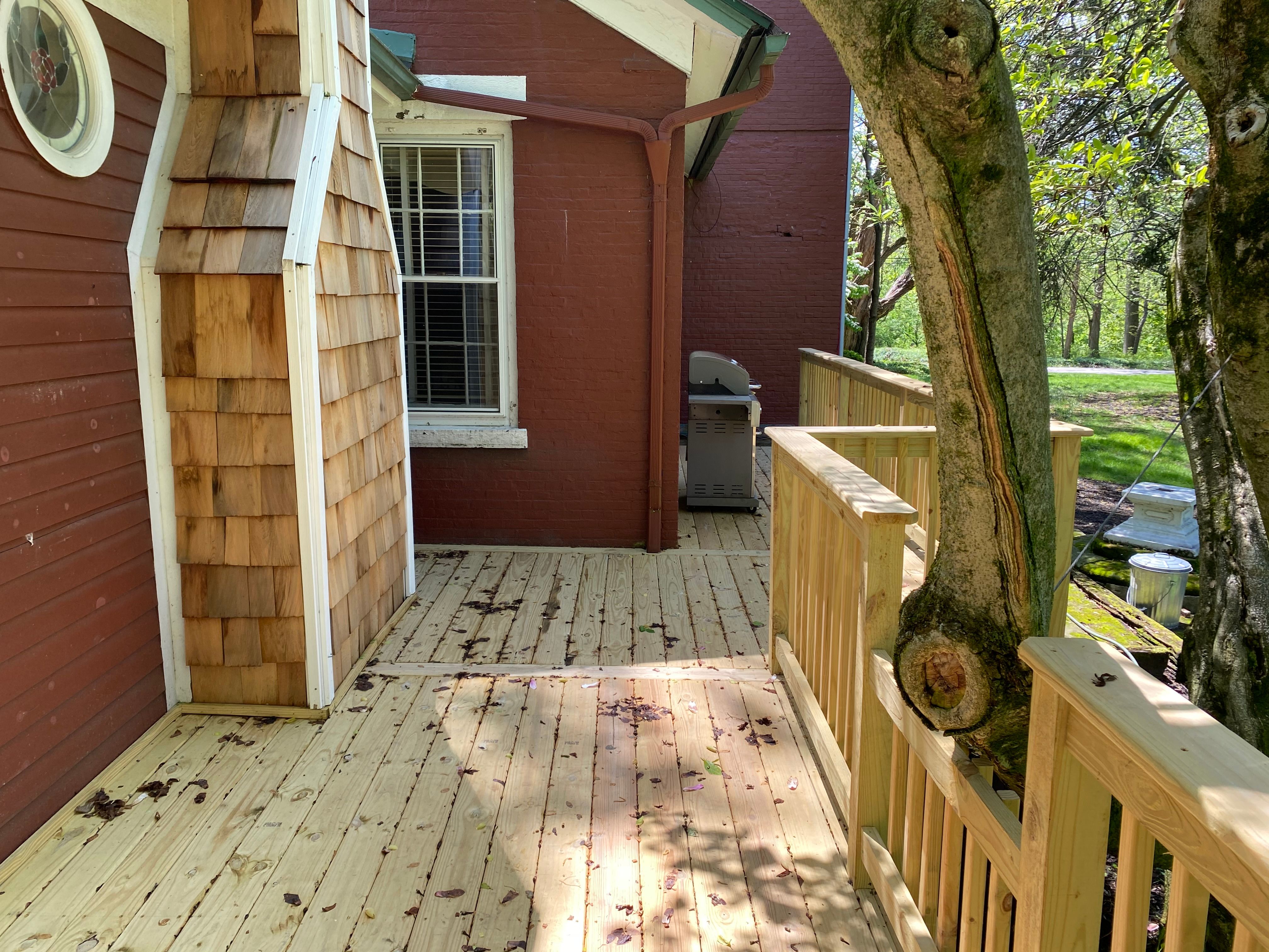 Deck staining for Premium Finish LLC in Medina, OH