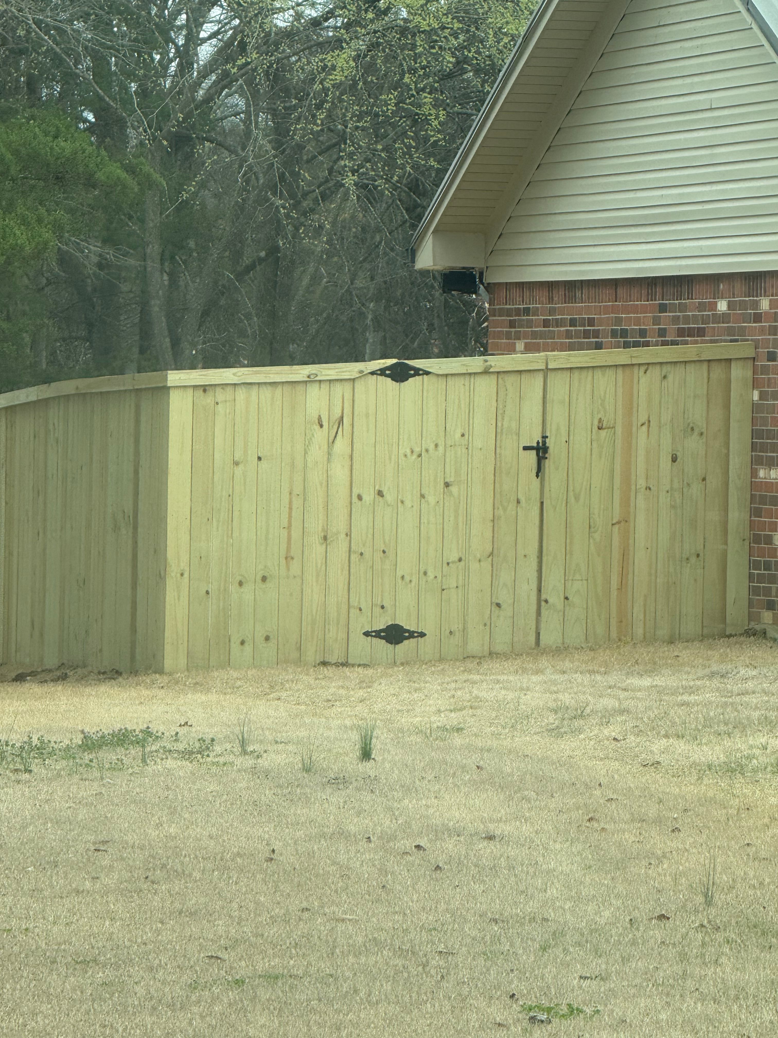  for Pennington Fence Co in Tupelo, MS