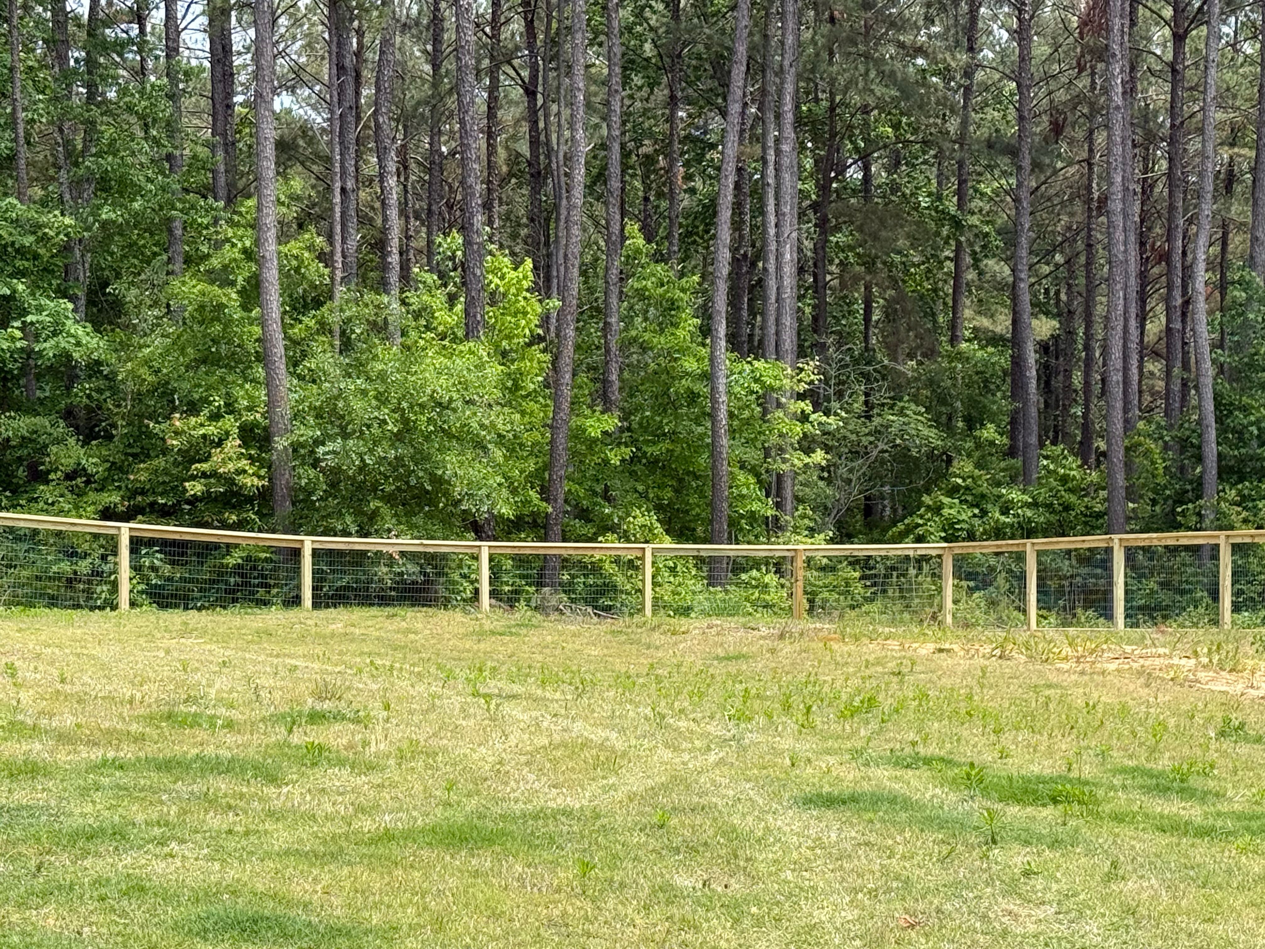 for Pennington Fence Co in Tupelo, MS