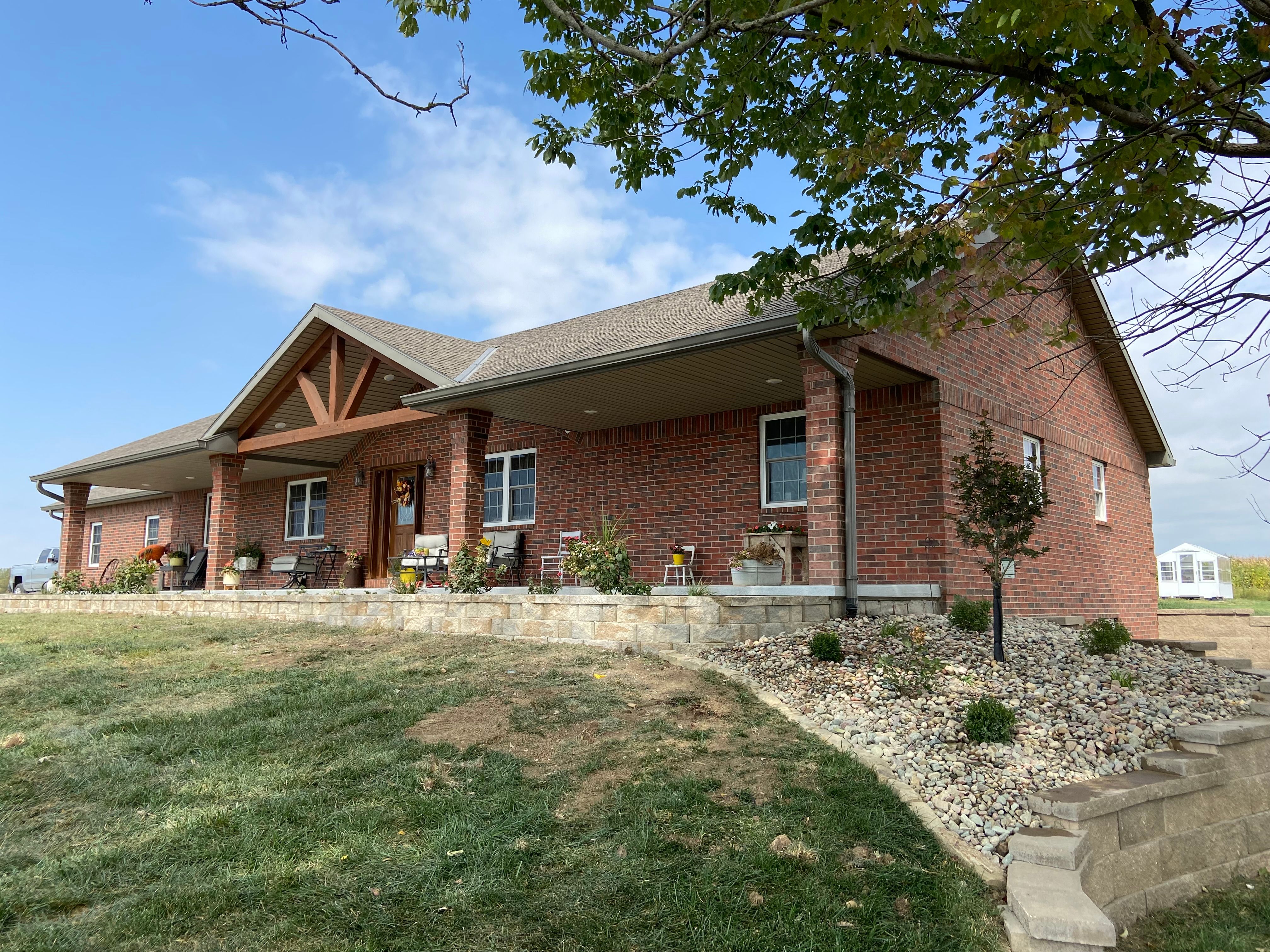  for Thomas' Lawn Care in Maryville, MO