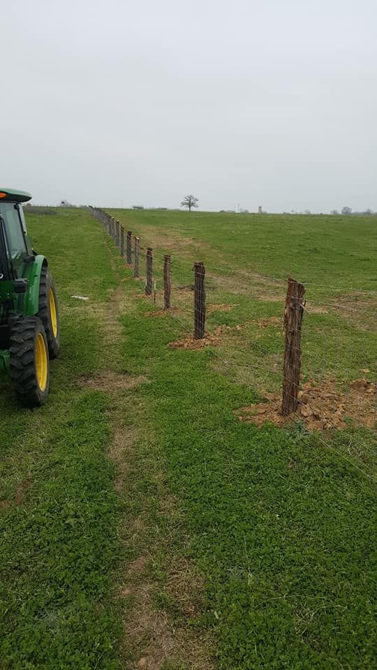 Fences for Rudy's Custom Fence Building in Luling, TX