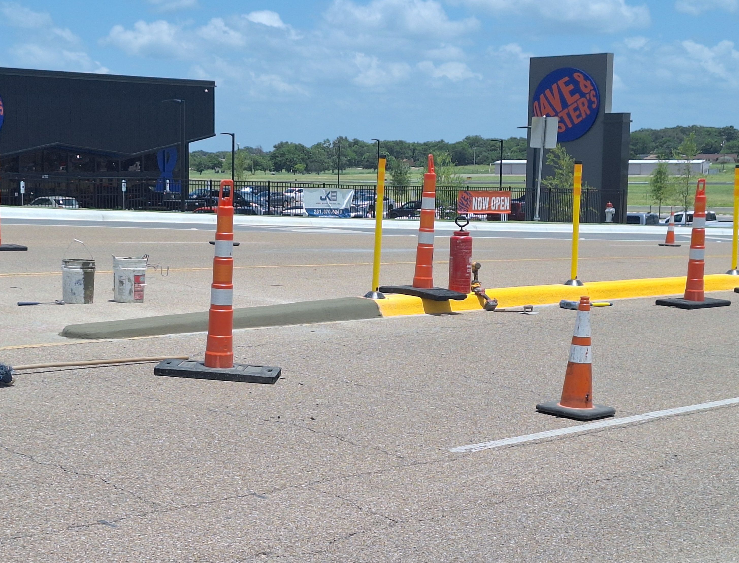  for Leo's Concrete Crew in Elgin, TX