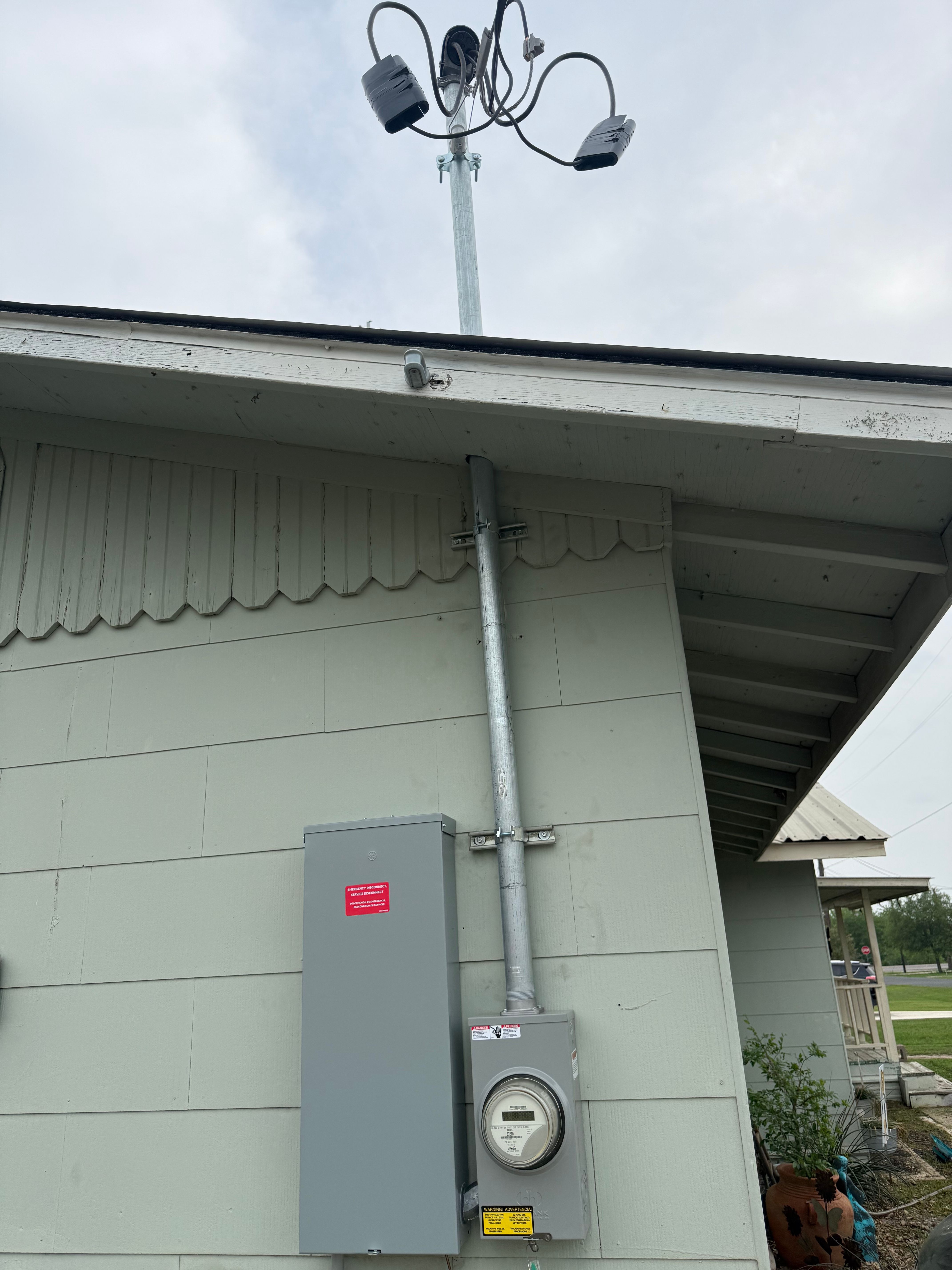  for LUX Electric in Floresville, TX
