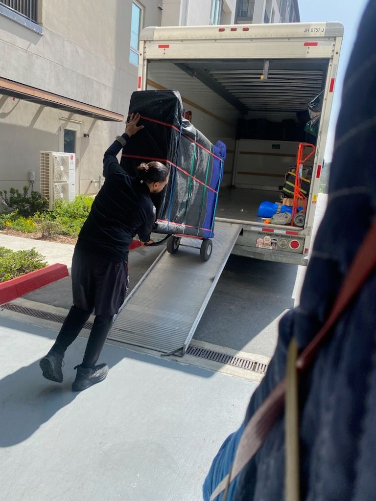  for Hugo’s Affordable Moving Labor in San Diego, CA