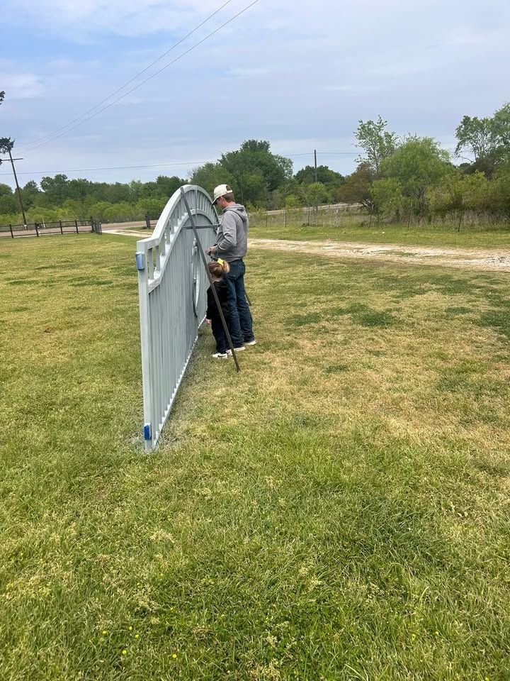  for 5-7 Fencing & Construction in Madisonville, TX